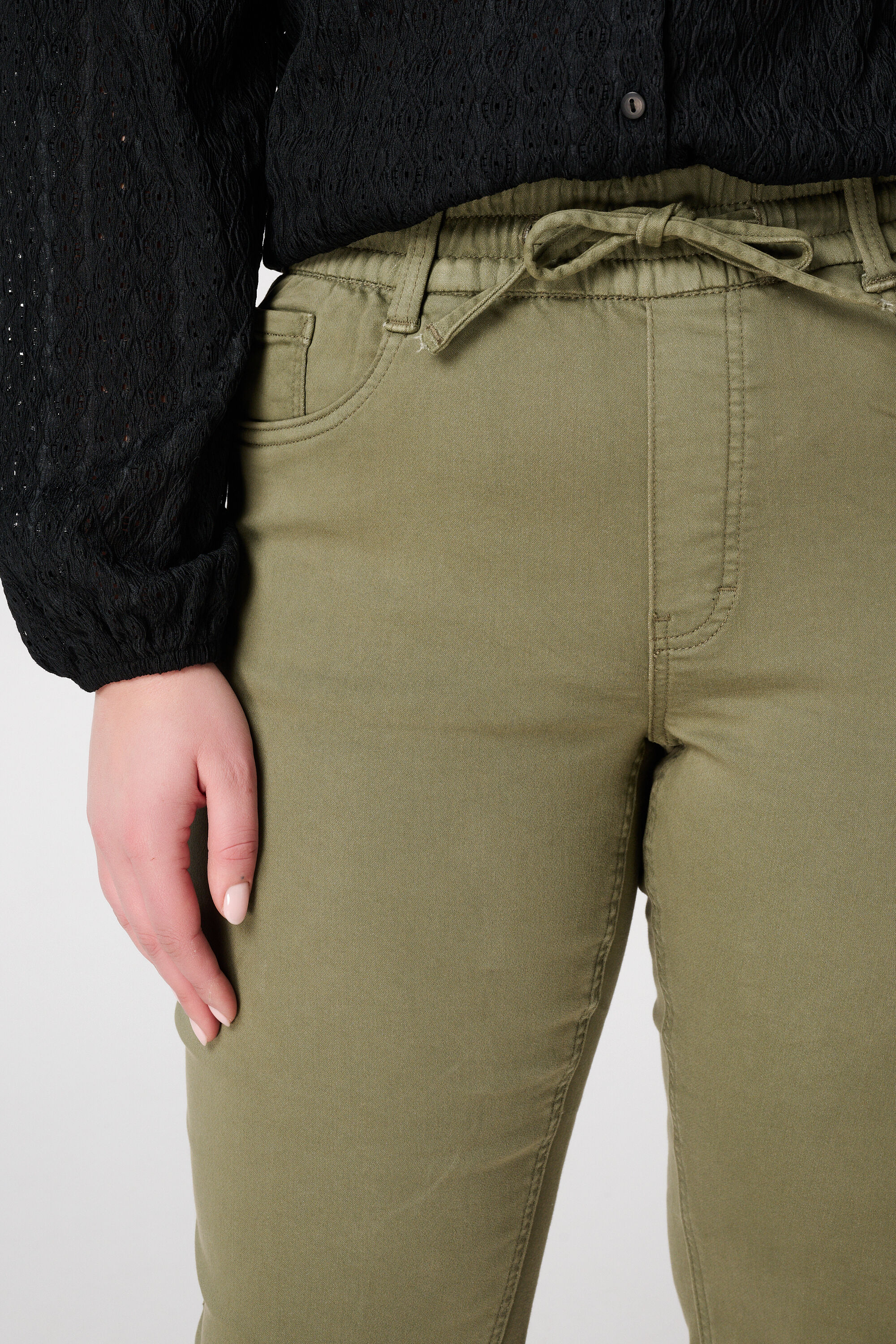 Pantalon jogger en denim image number 4