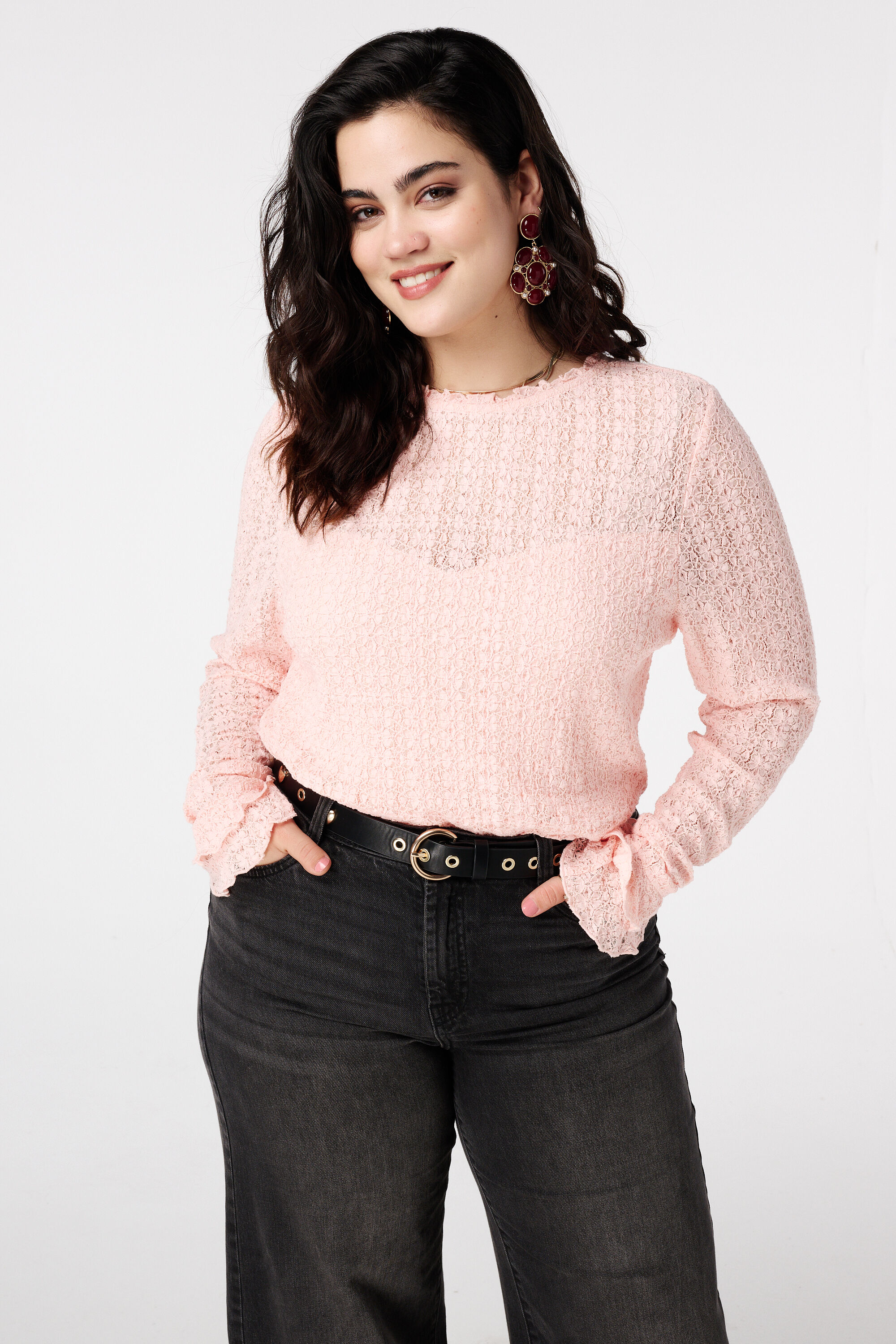 Top en dentelle avec manches &eacute;vas&eacute;es