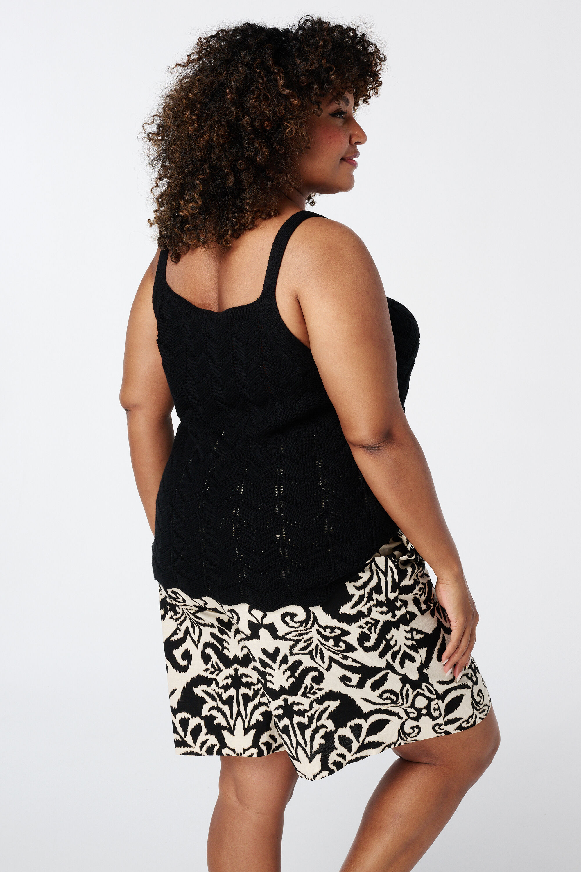 Top en crochet avec encolure en V image number 2