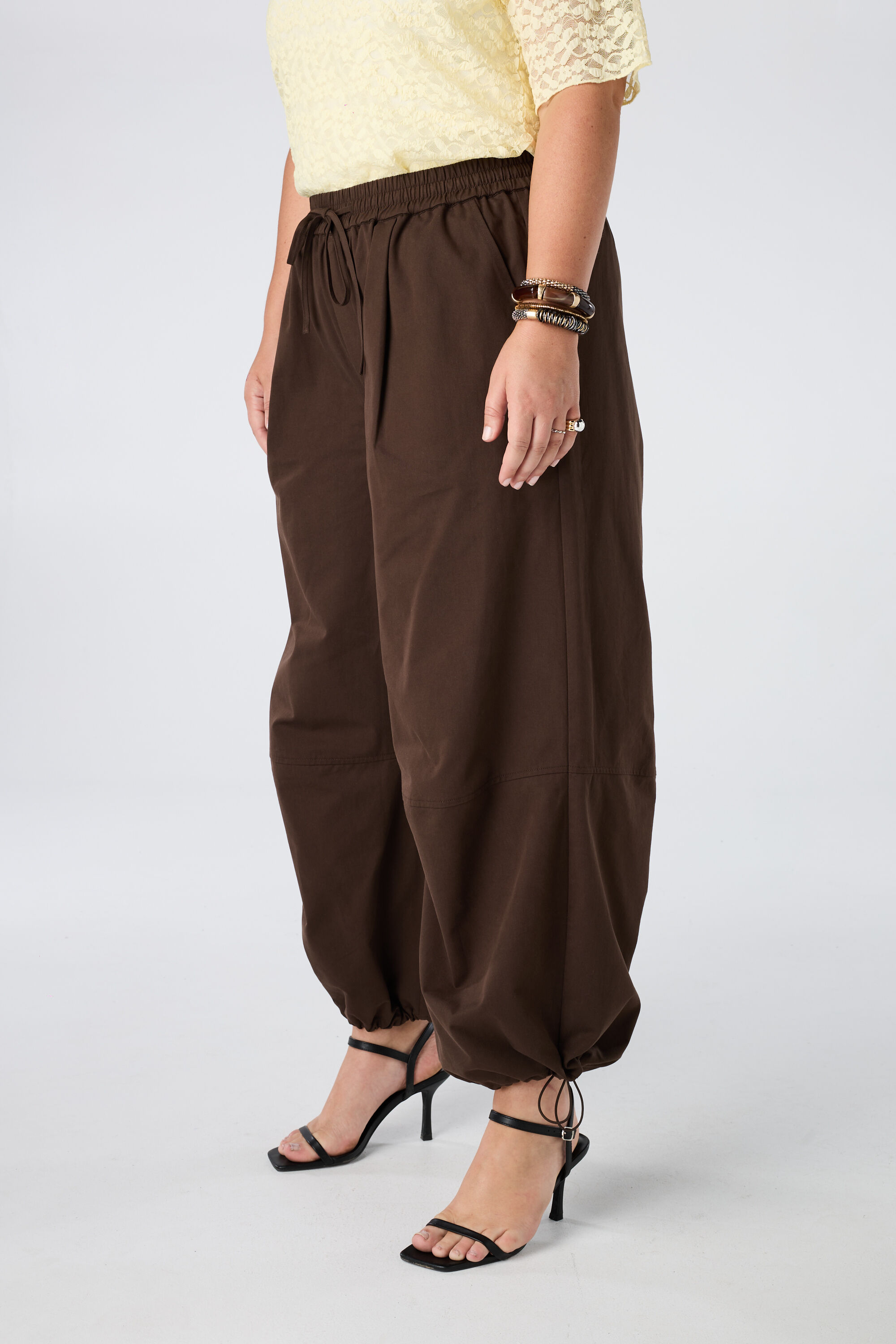 Pantalon ballon avec cordons de serrage image number 3