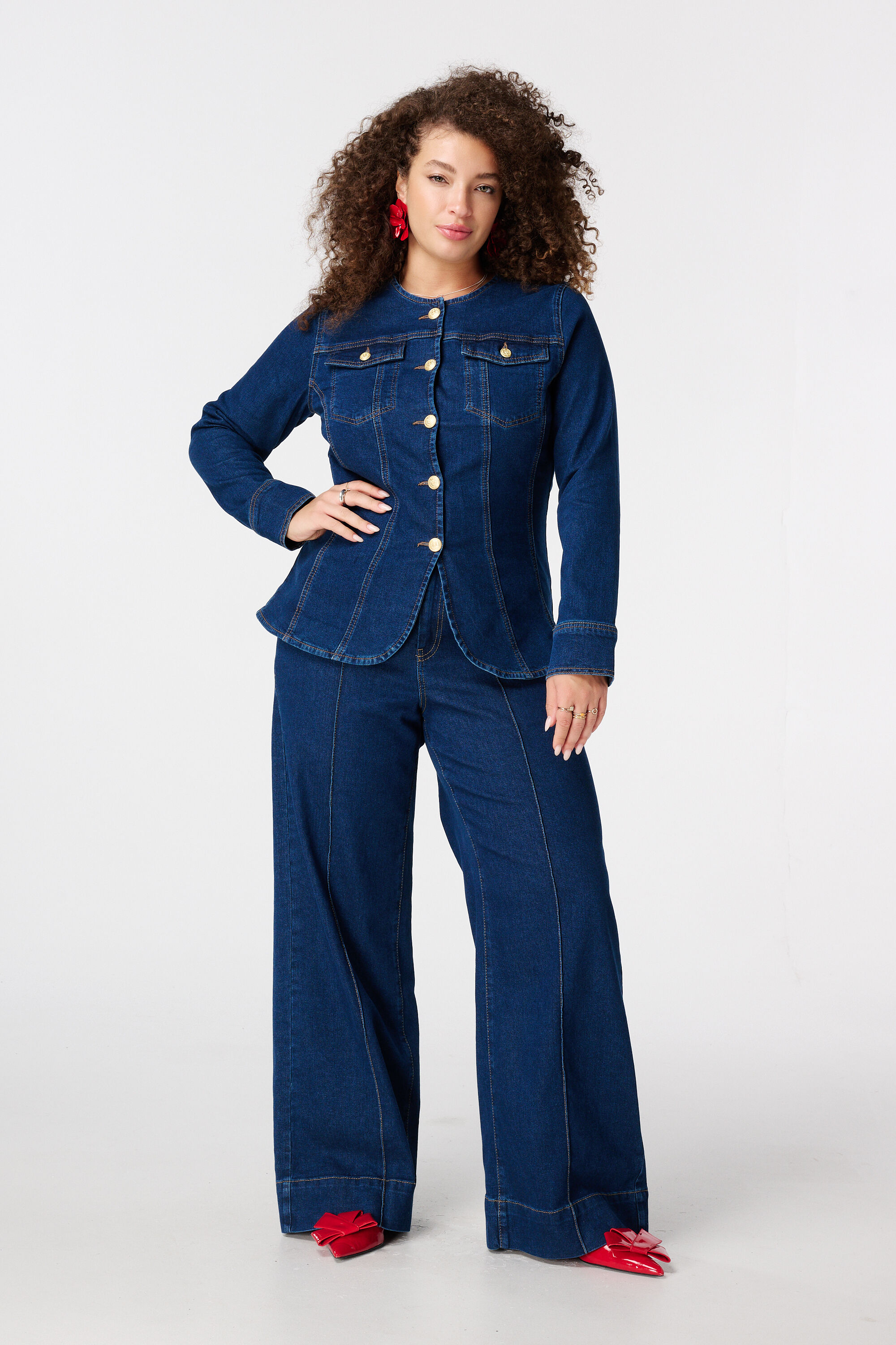 Veste en jean ajust&eacute;e image number 5