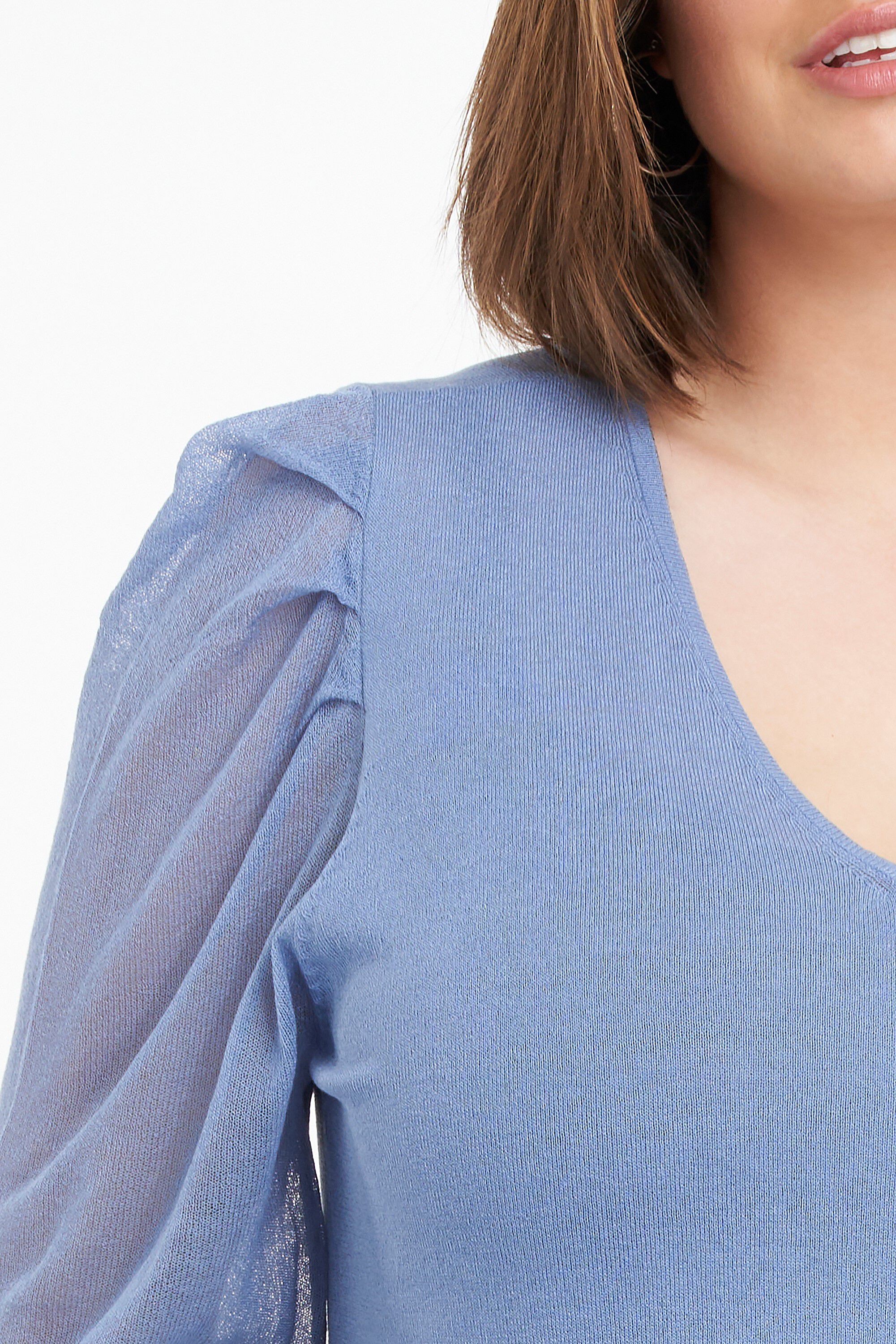 Pull aux manches transparentes  image number 4