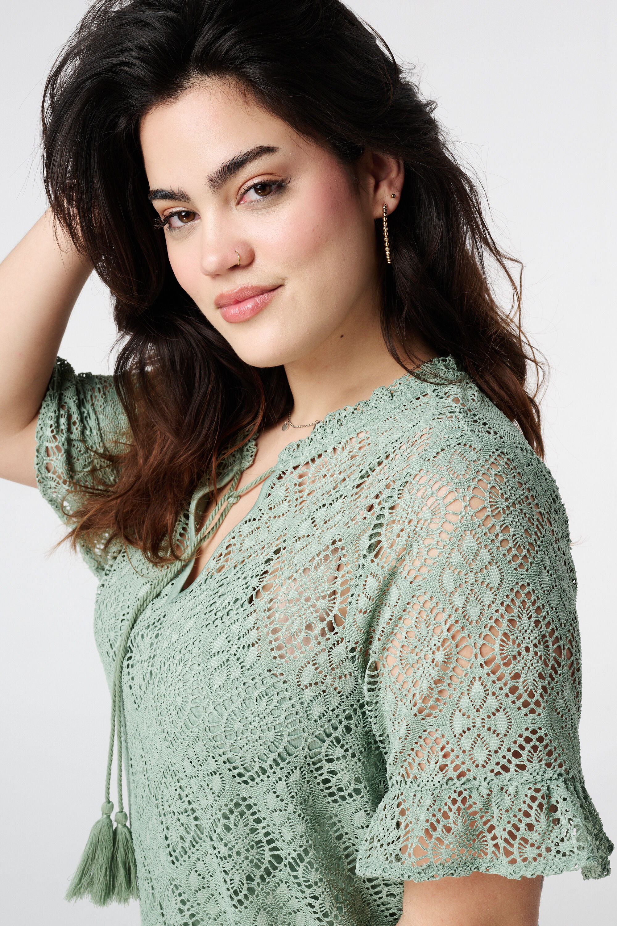 Haut en dentelle avec manches courtes  image number 4