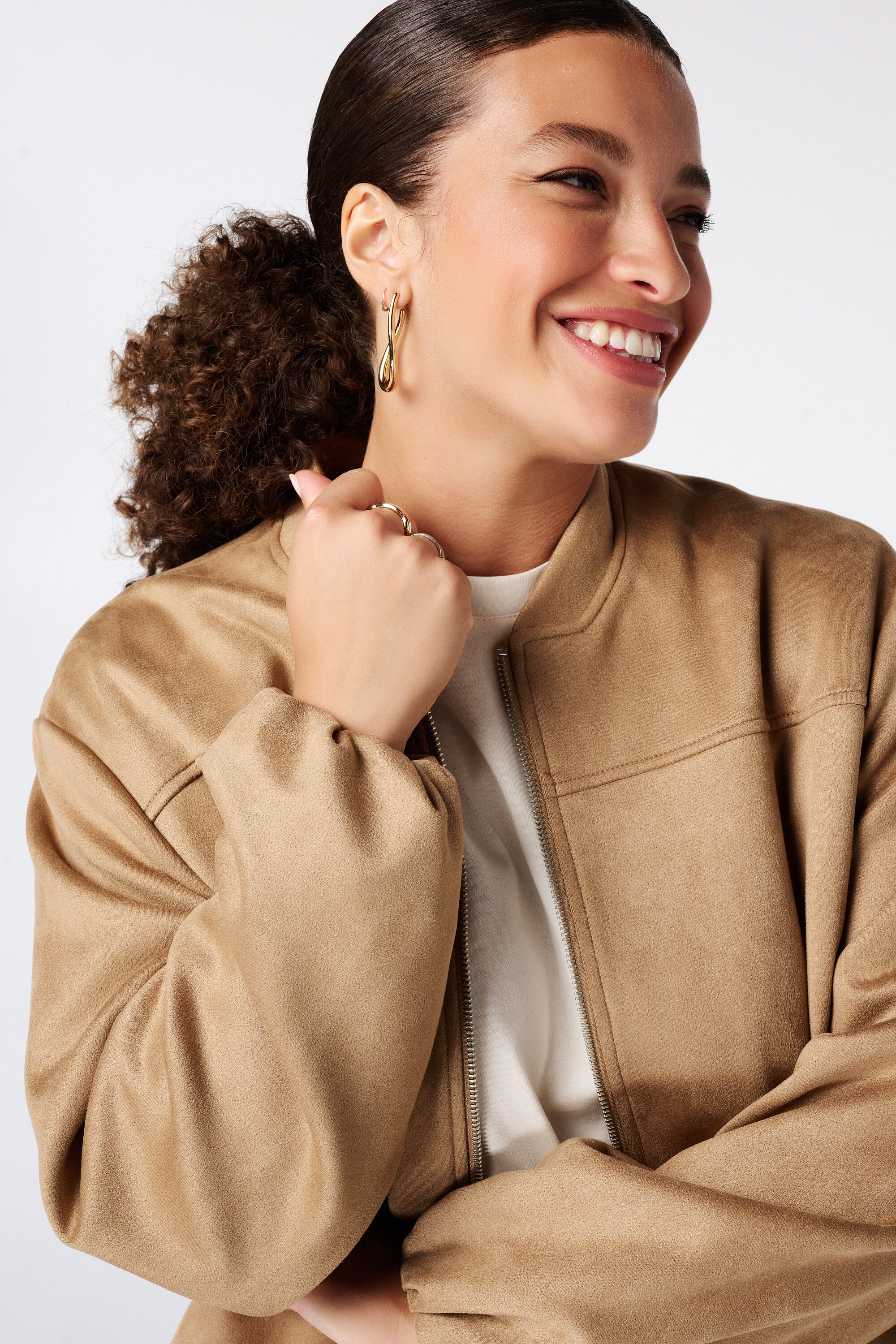 Blouson bomber en su&eacute;dine image number 4