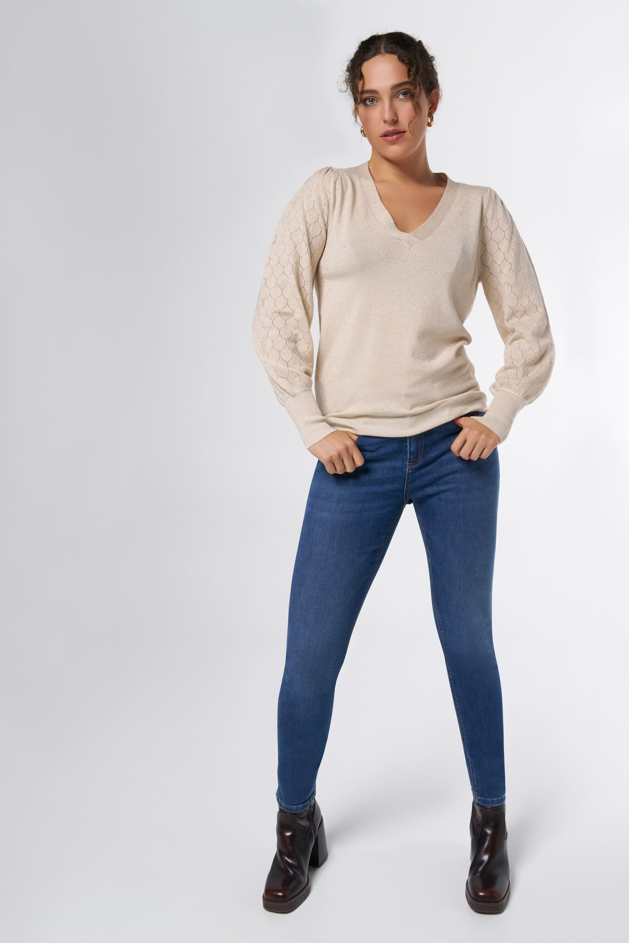 Pull &agrave; paillettes image number 5