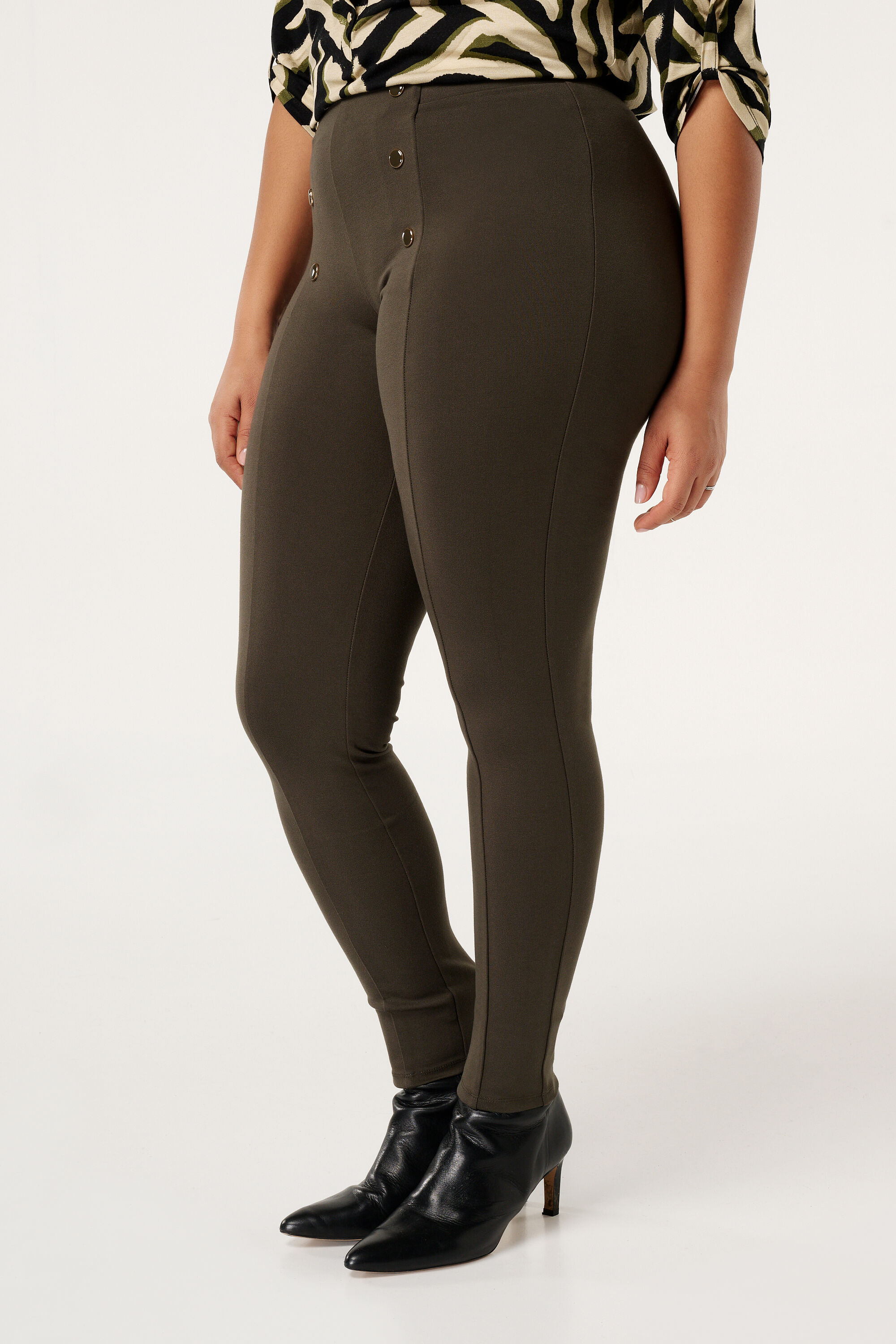 Treggings avec boutons dor&eacute;s image number 4