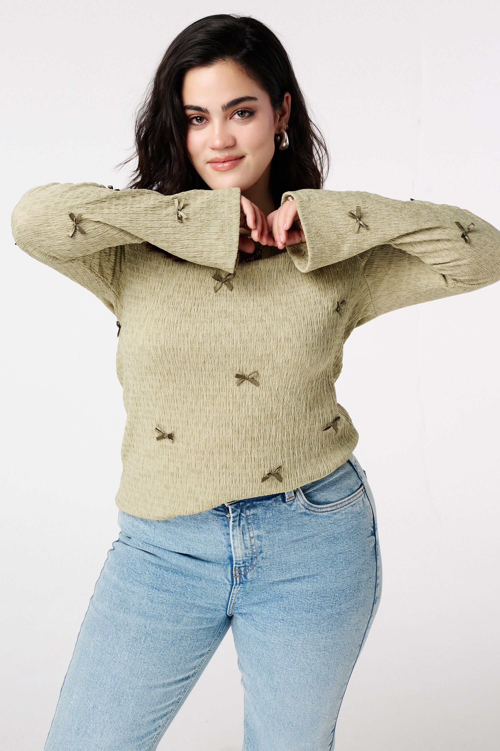 Top avec d&eacute;tails n&oelig;uds