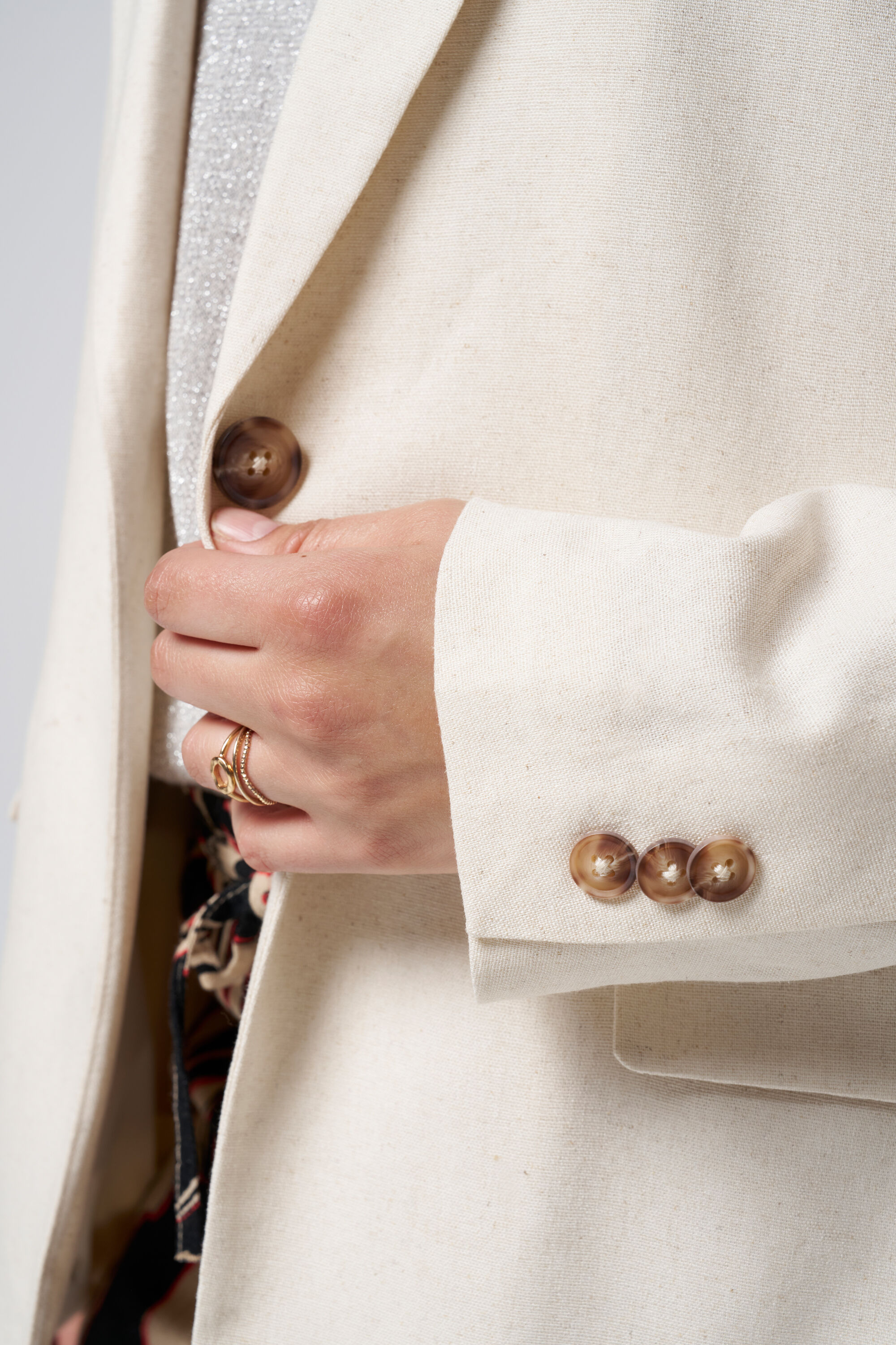 Blazer en lin &agrave; coupe droite image number 4