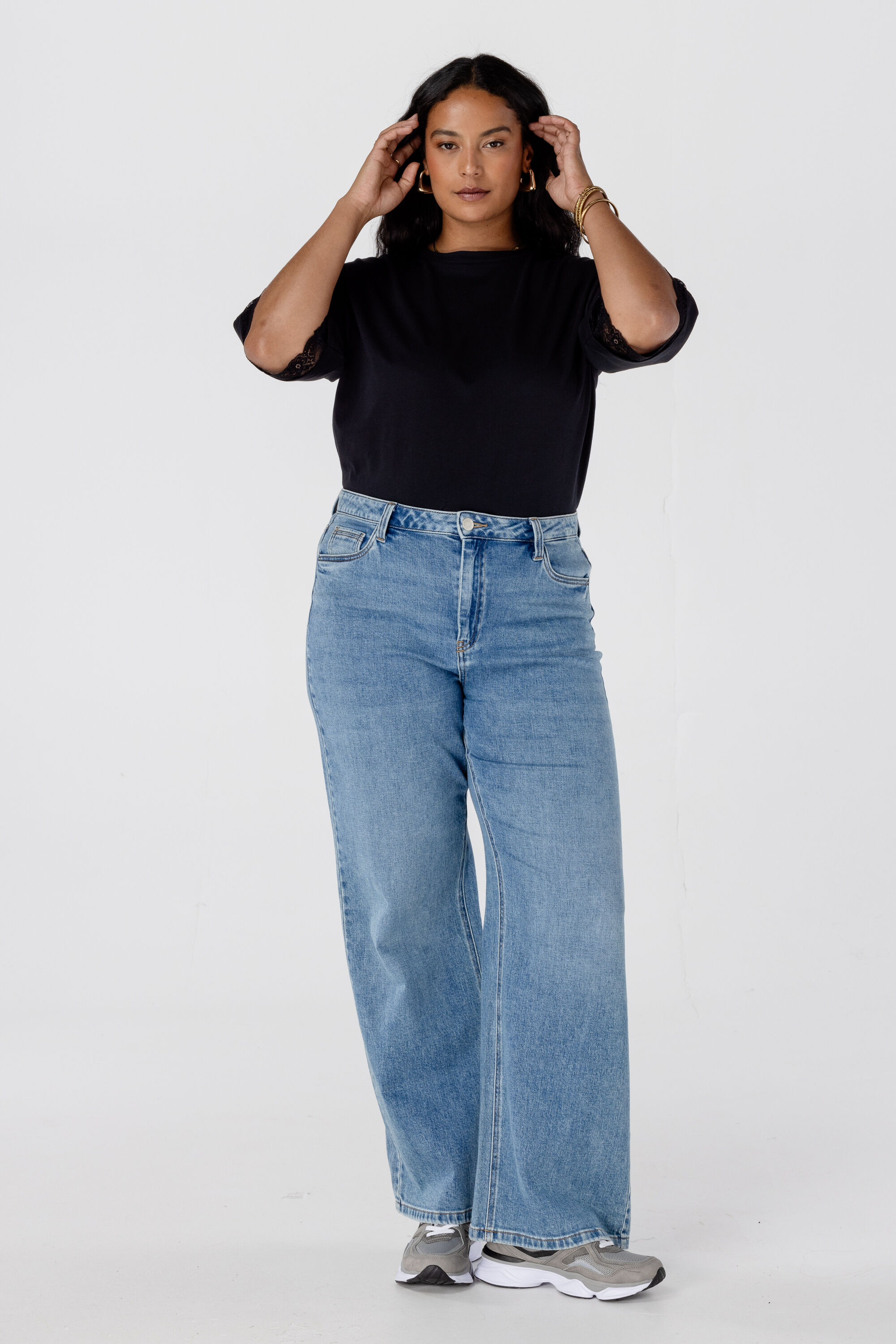 T-shirt avec d&eacute;tails en dentelle image number 5