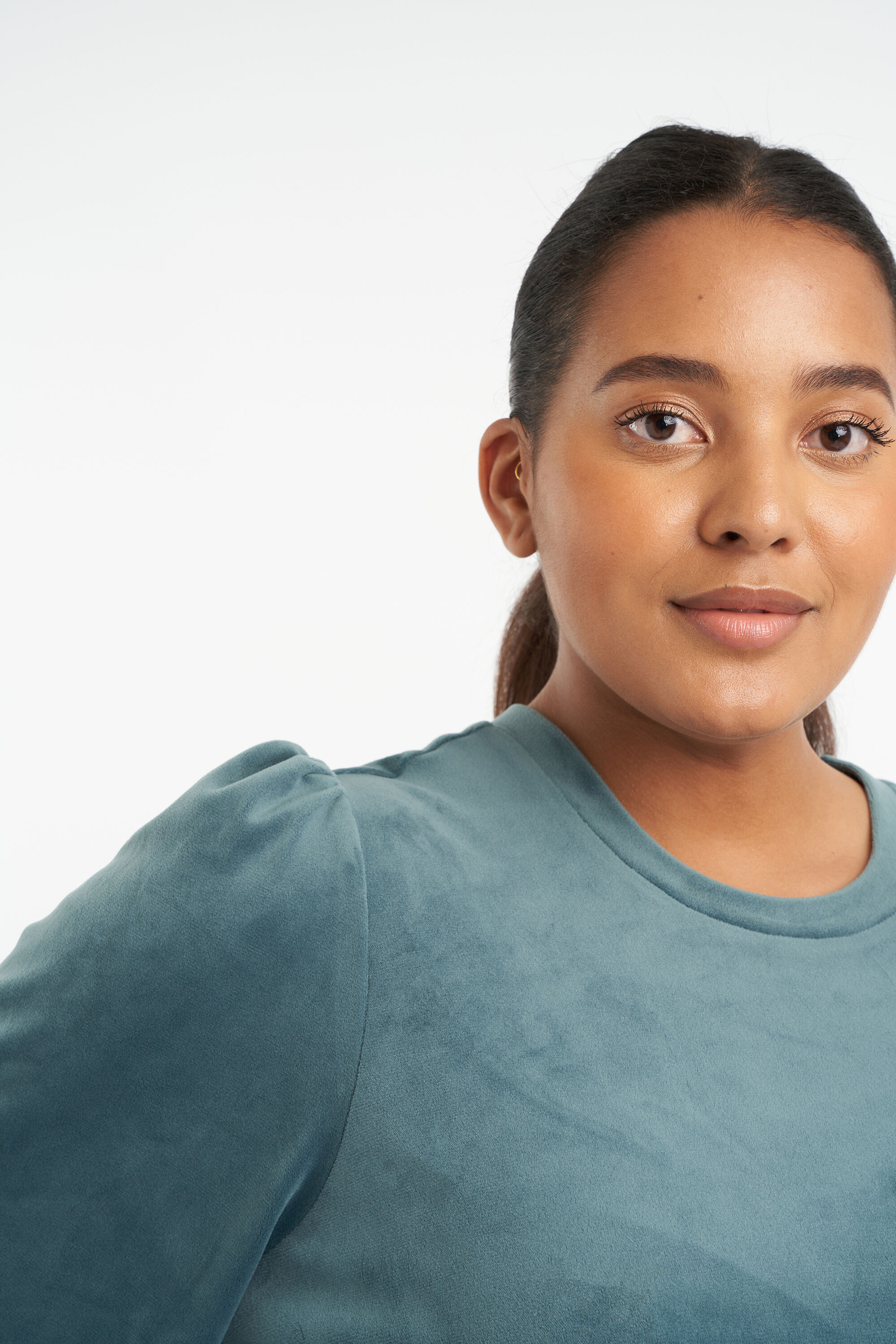 Pull en velours  image number 4