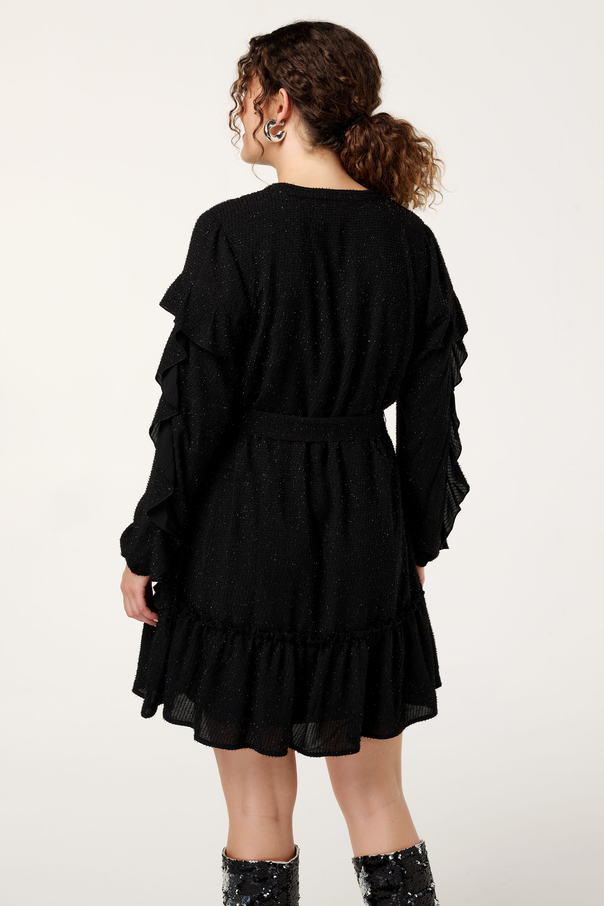 Robe avec d&eacute;tails argent&eacute;s image number 3