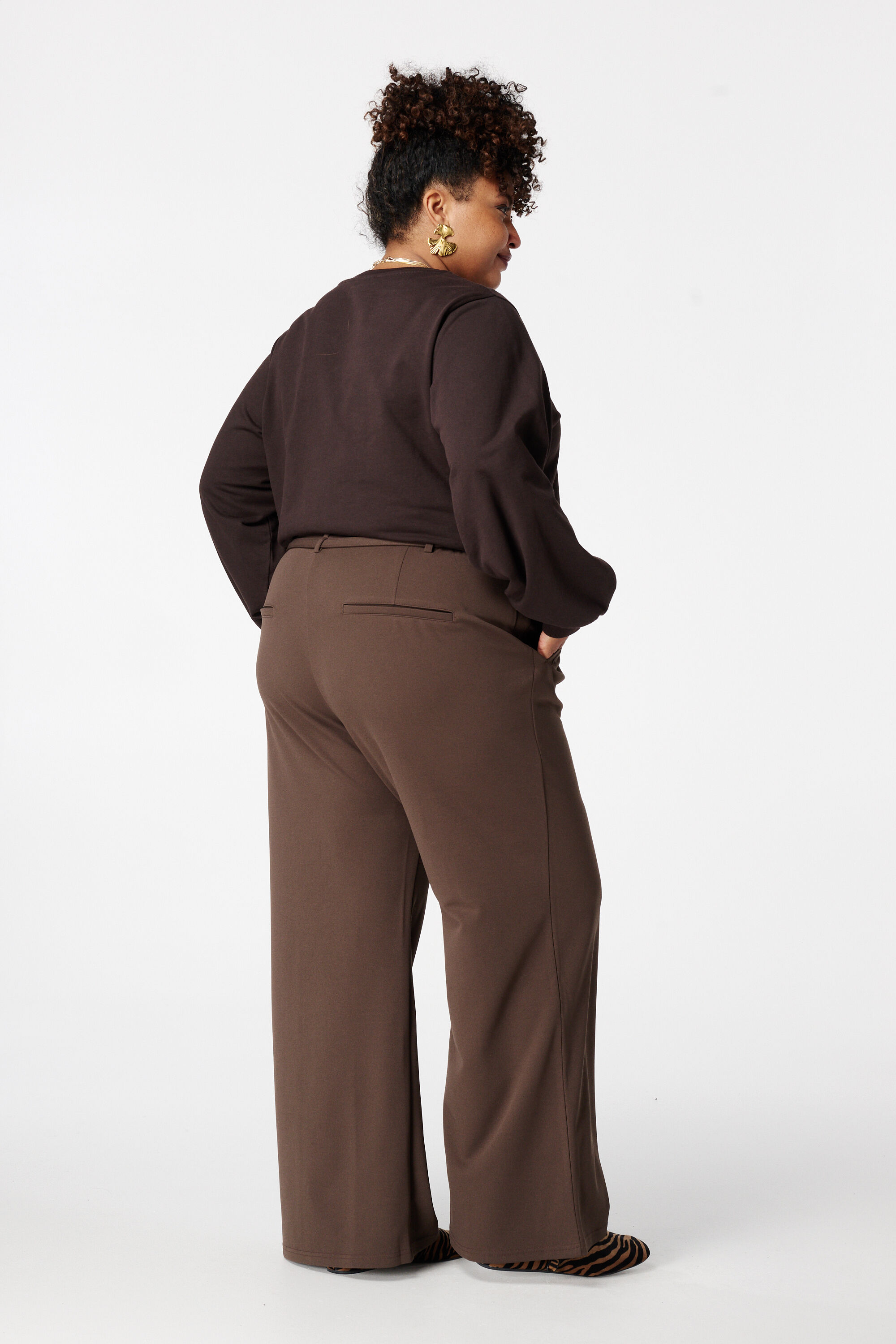 Pantalon droit avec ceinture image number 3