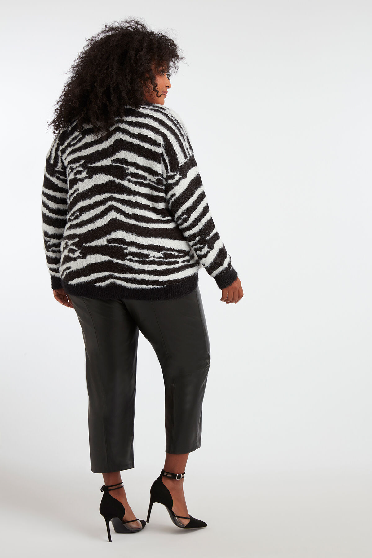 Pull &agrave; motif z&eacute;br&eacute;  image number 6