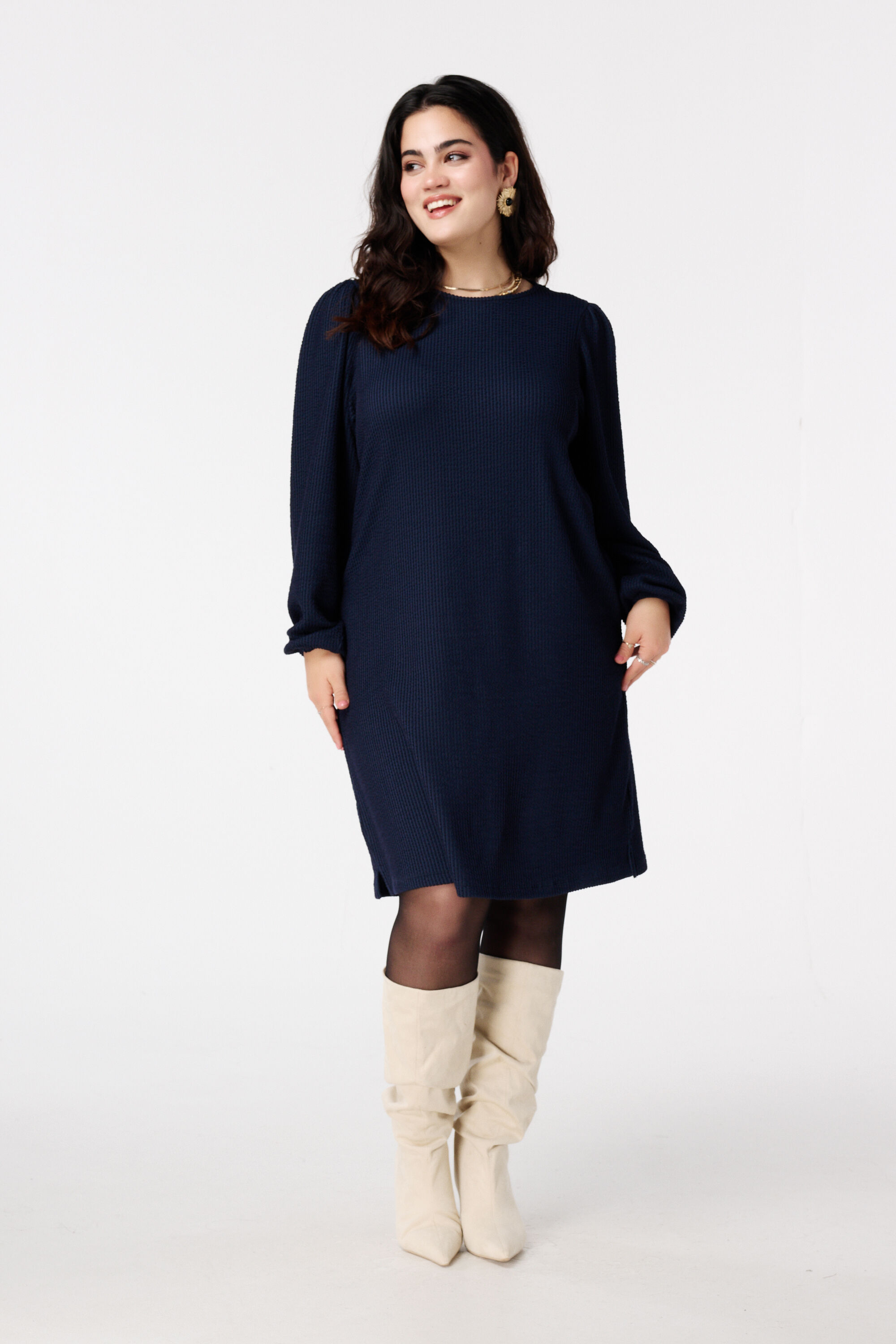 Robe droite &agrave; manches bouffantes