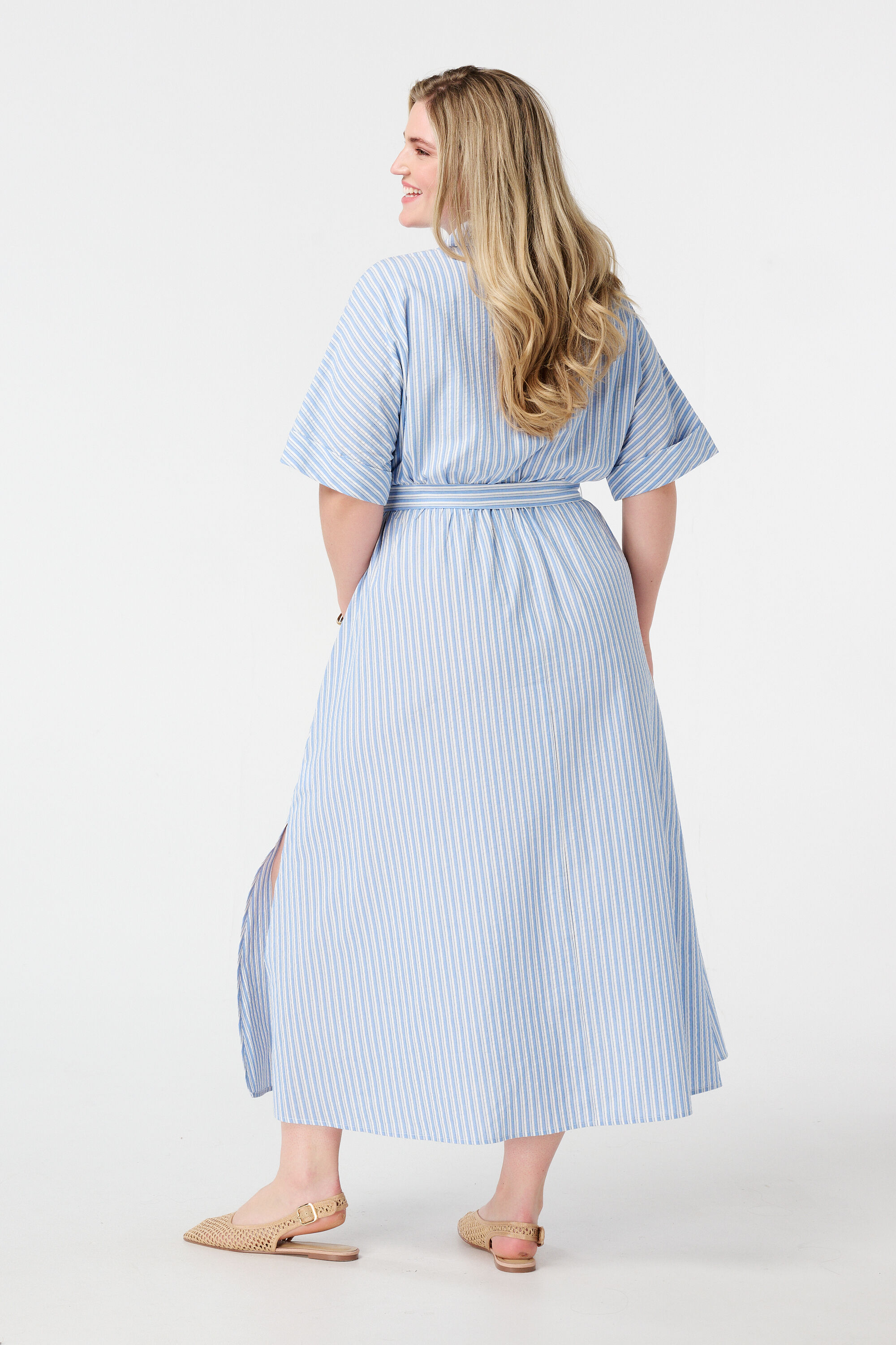 Robe ray&eacute;e avec ceinture image number 3