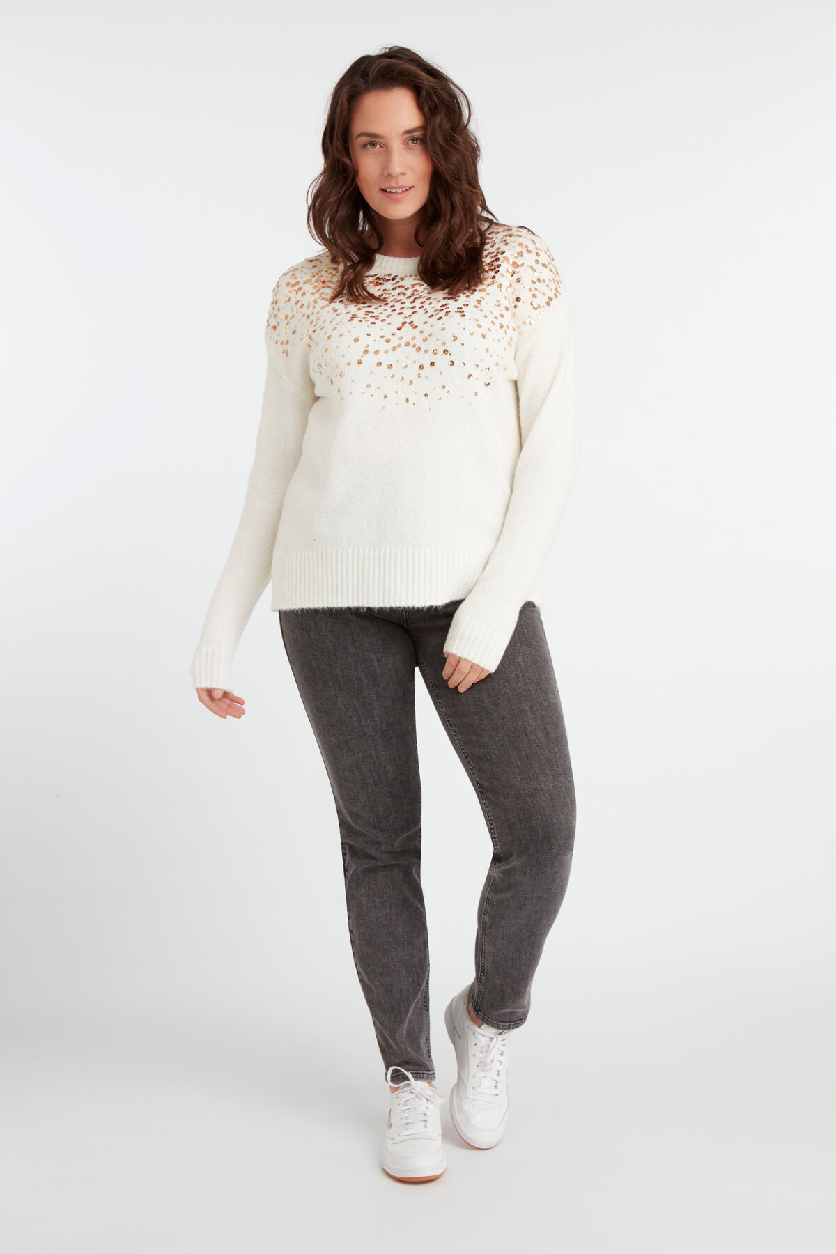 Pull-over &agrave; paillettes image number 4