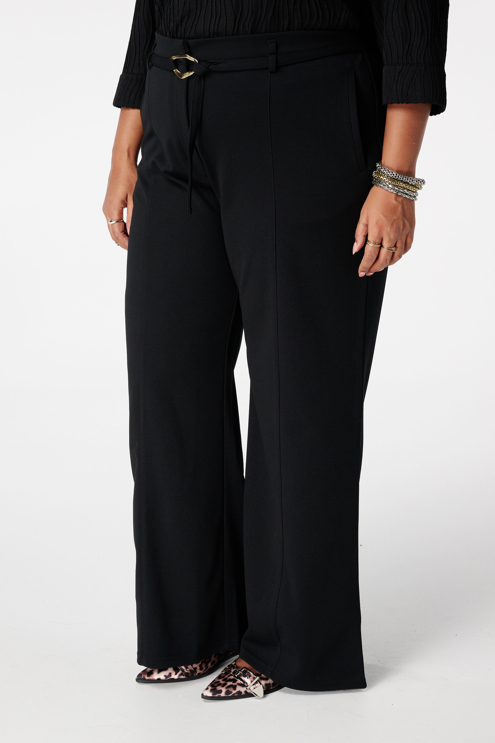 Pantalon droit avec ceinture image number 5