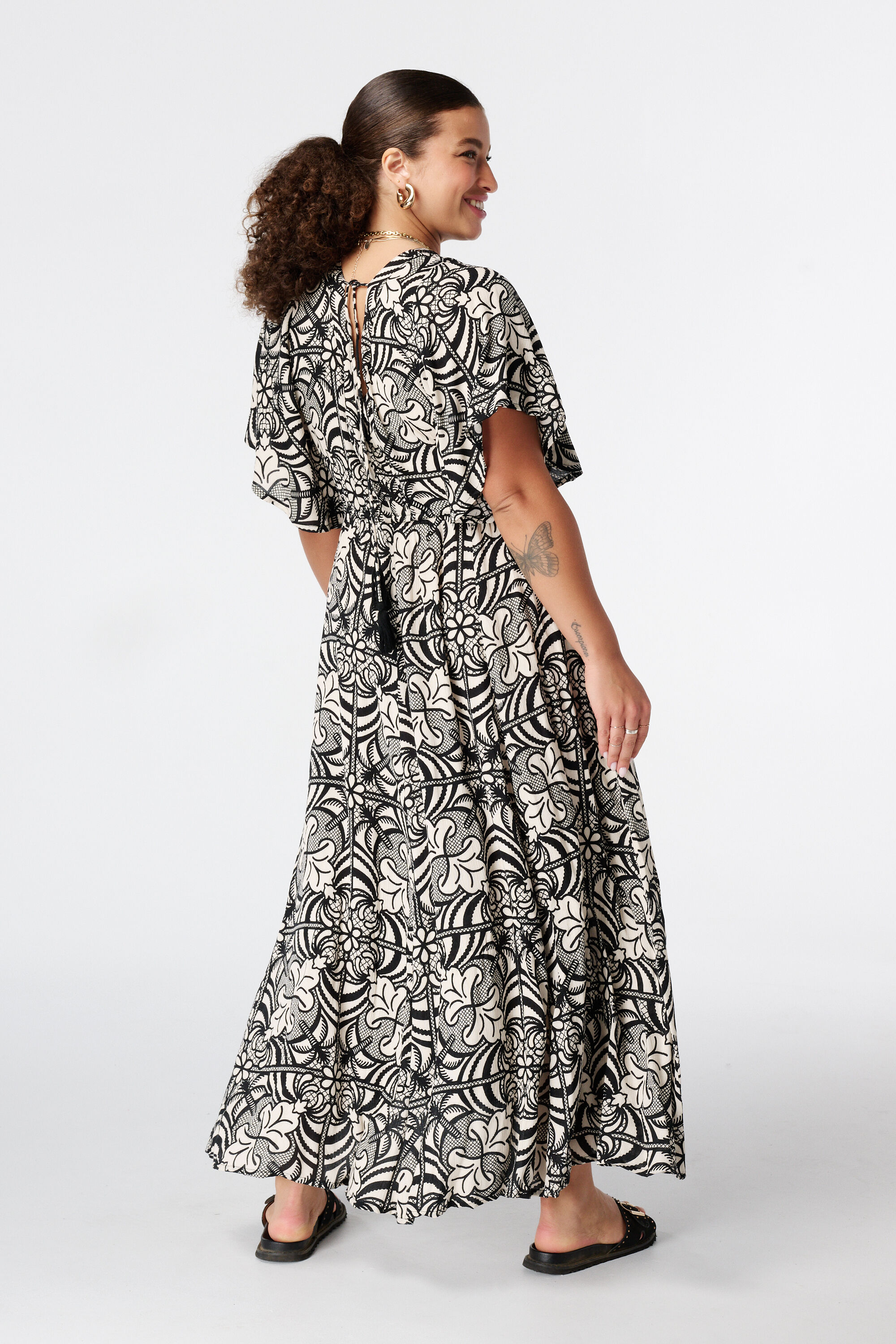 Robe maxi &agrave; manches papillon image number 3