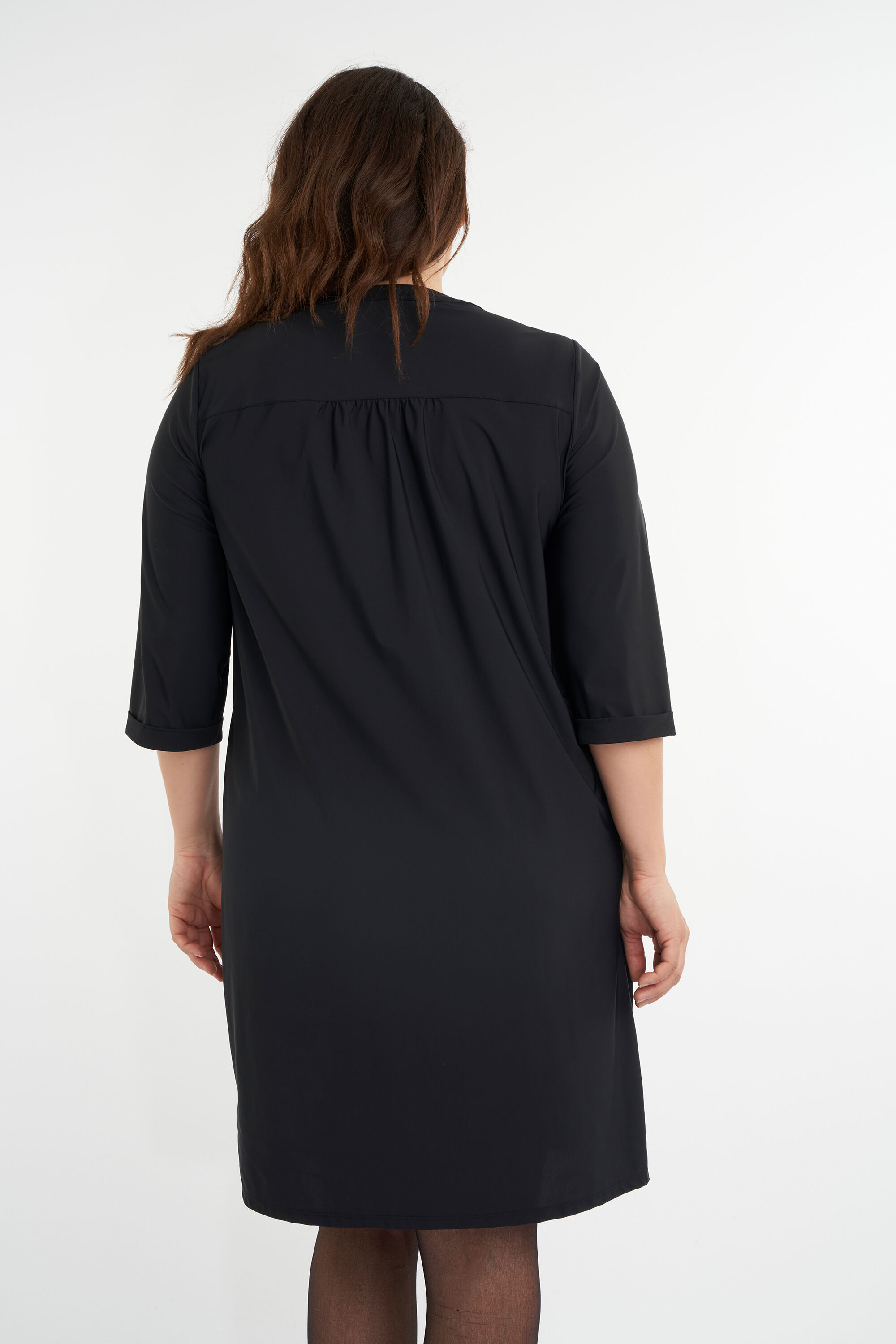 Robe avec col en V image number 4