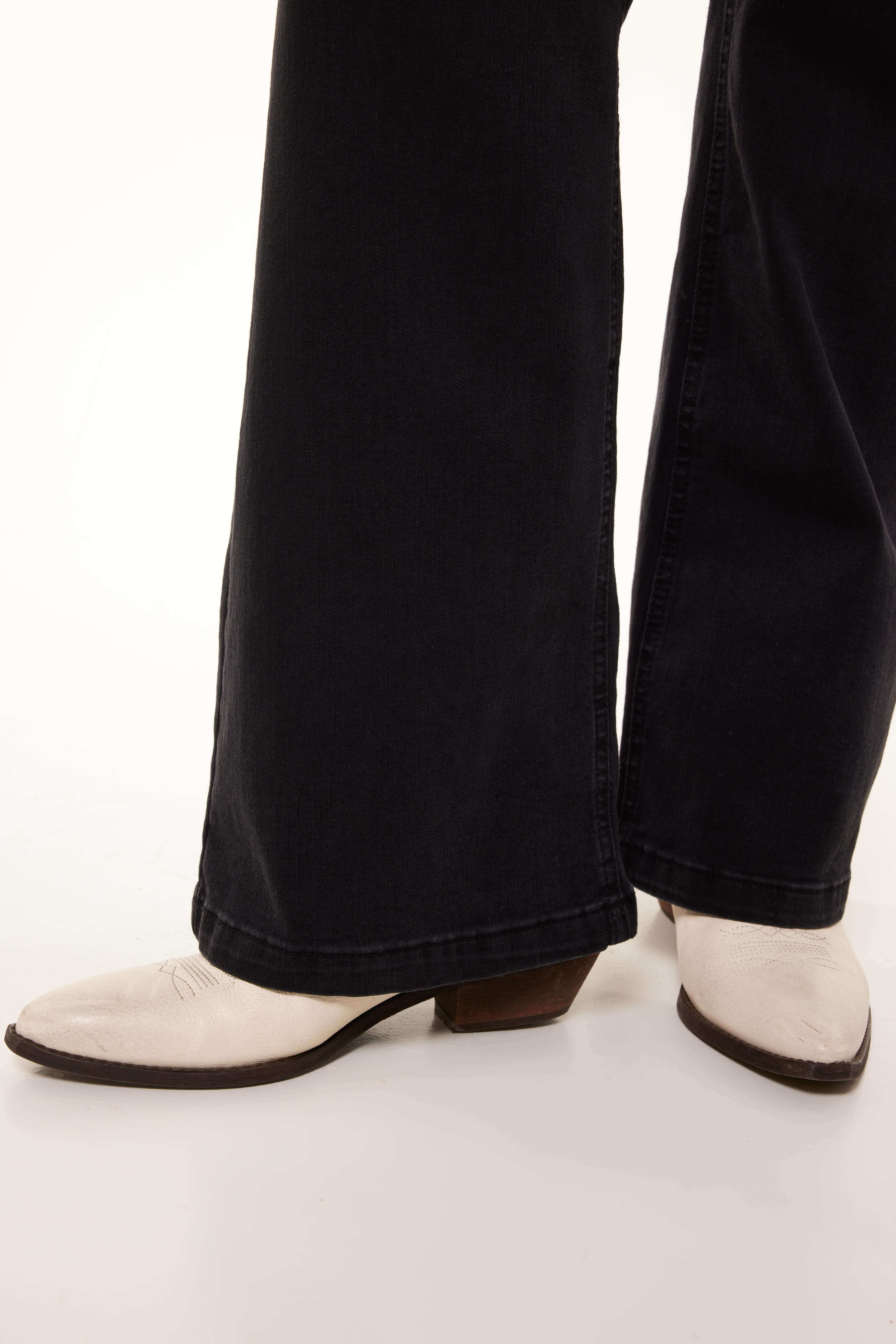 Jean &eacute;vas&eacute;  image number 6