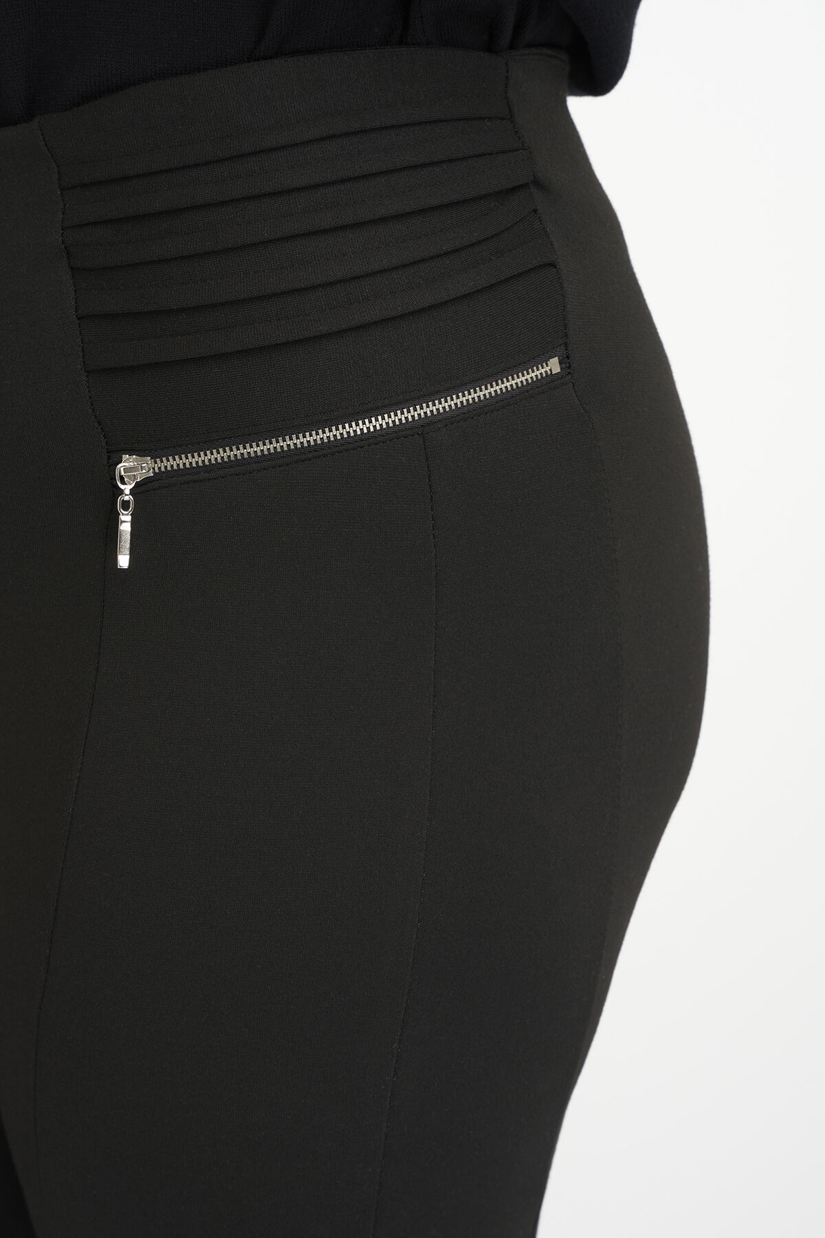 Tregging aux fermetures d&eacute;coratives image number 4