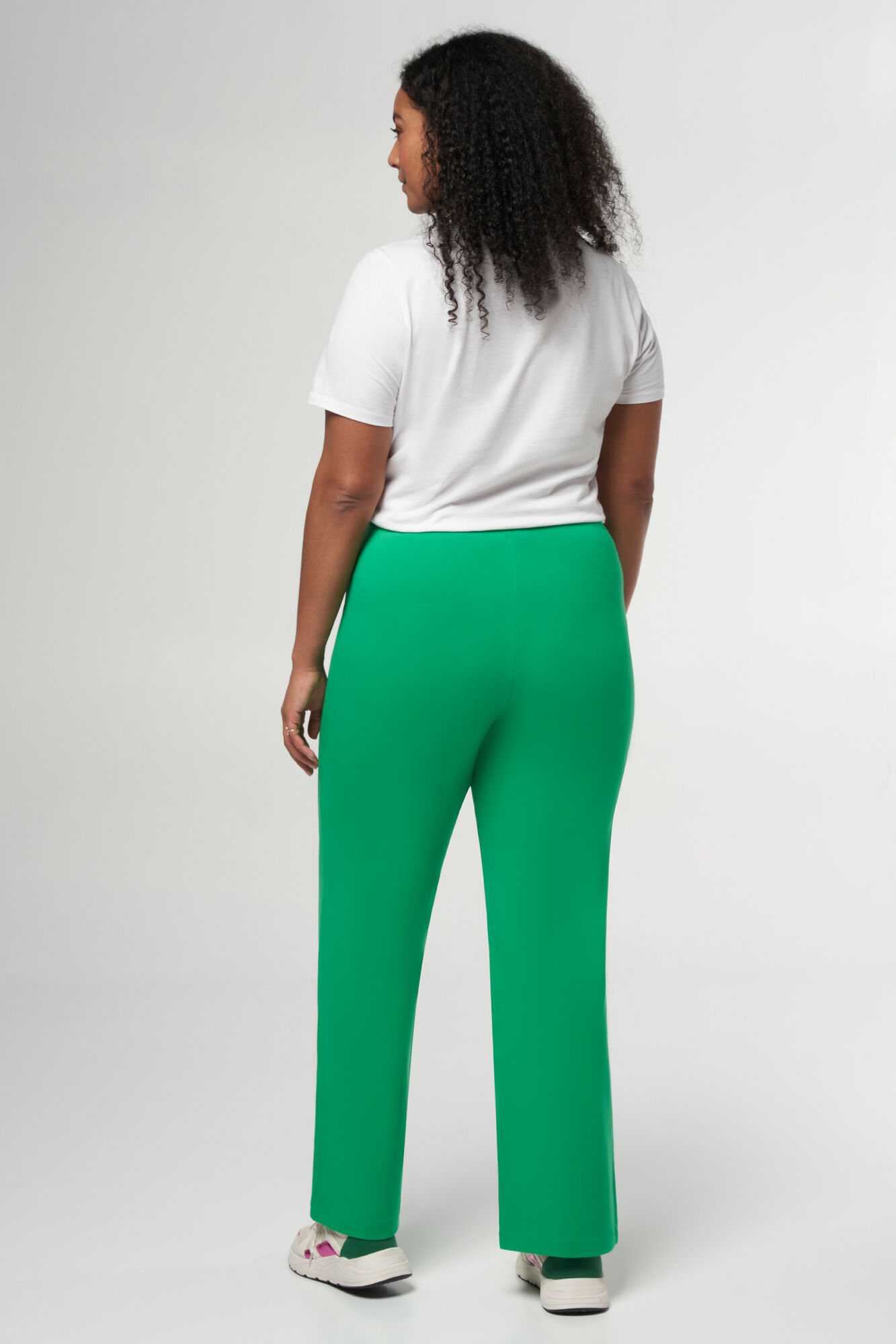 Pantalon &agrave; jambes larges avec d&eacute;tails argent&eacute;s image number 3