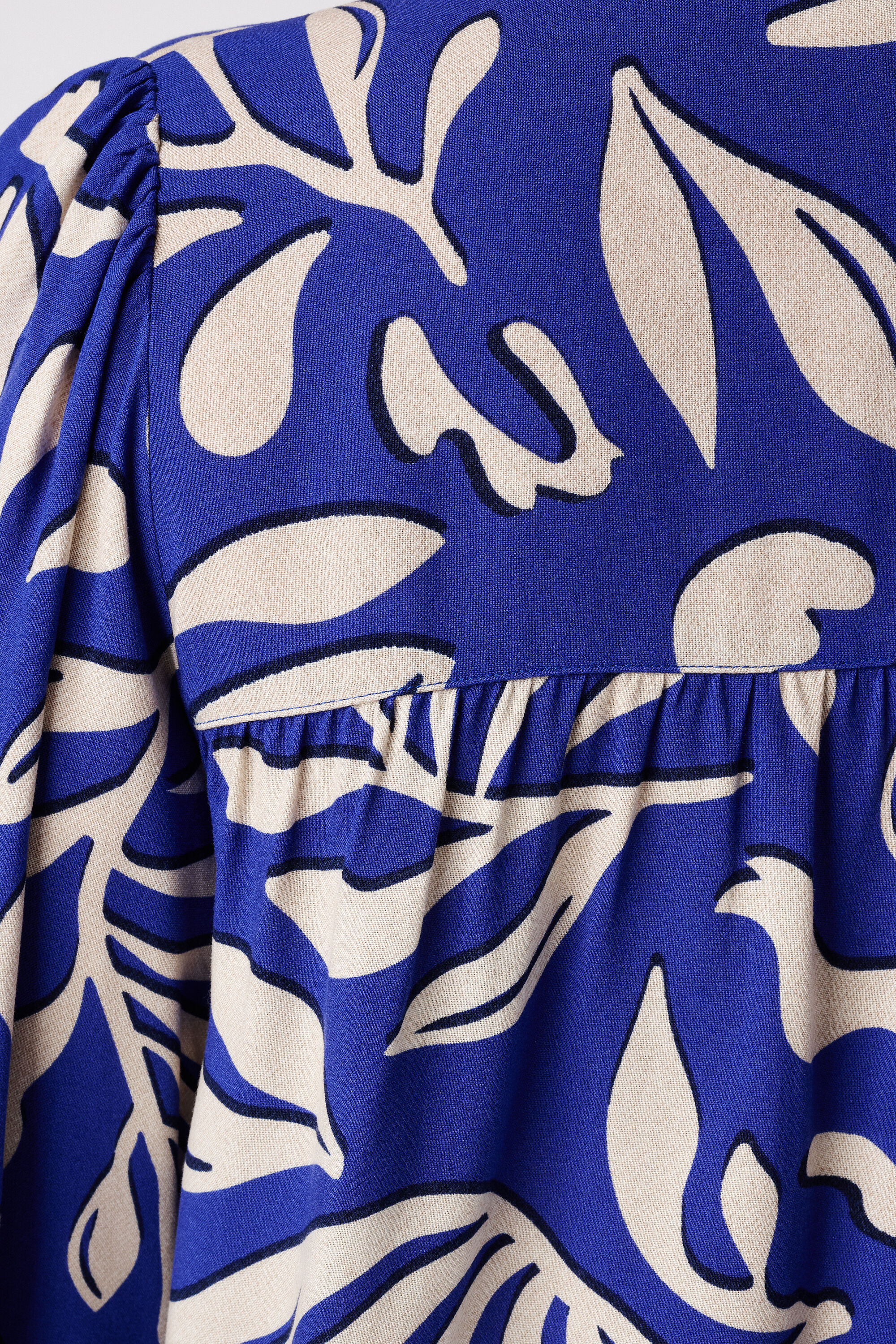 Blouse imprim&eacute;e avec bobines image number 6