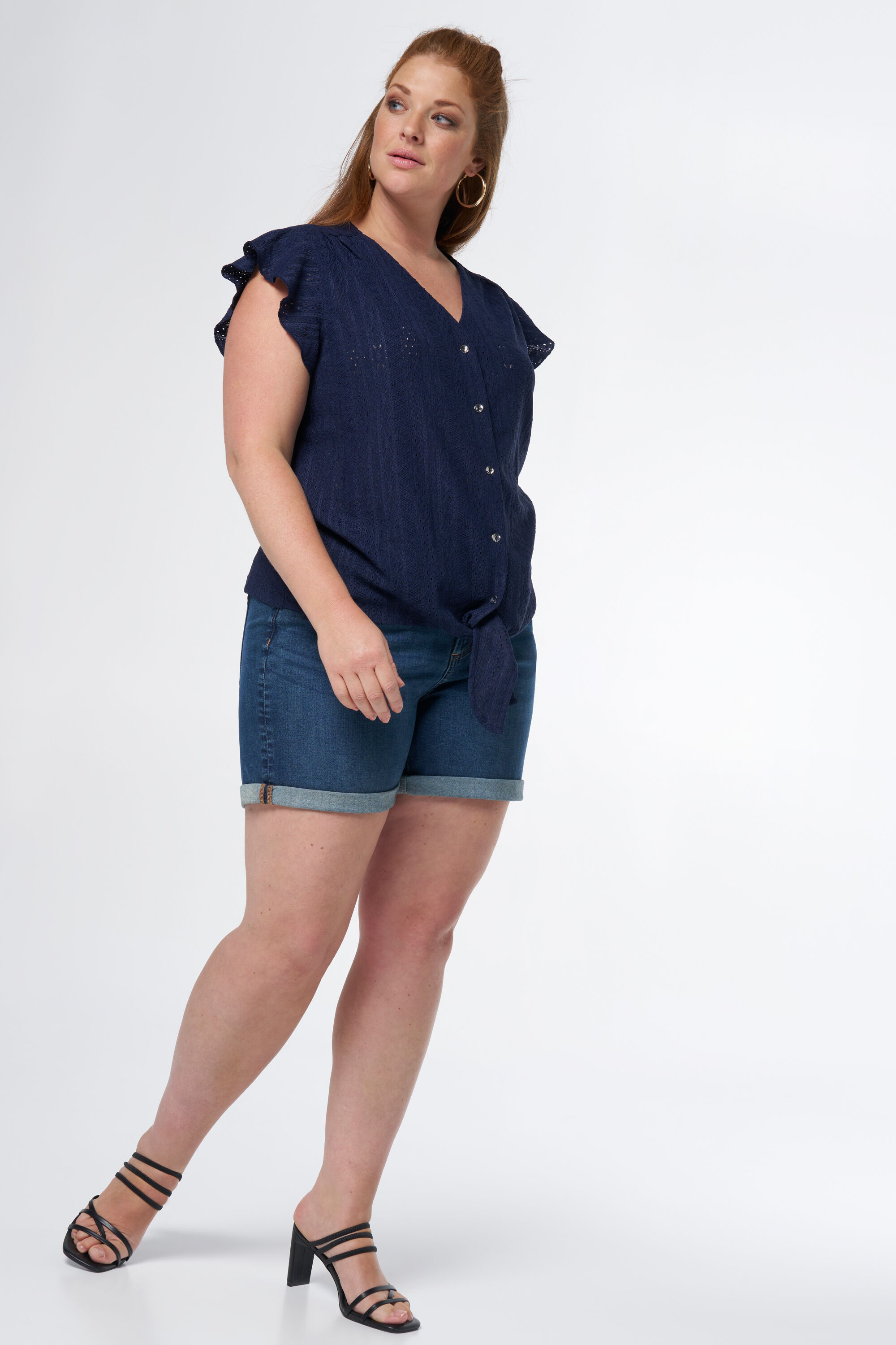 Haut en crochet avec n&oelig;ud fantaisie image number 5