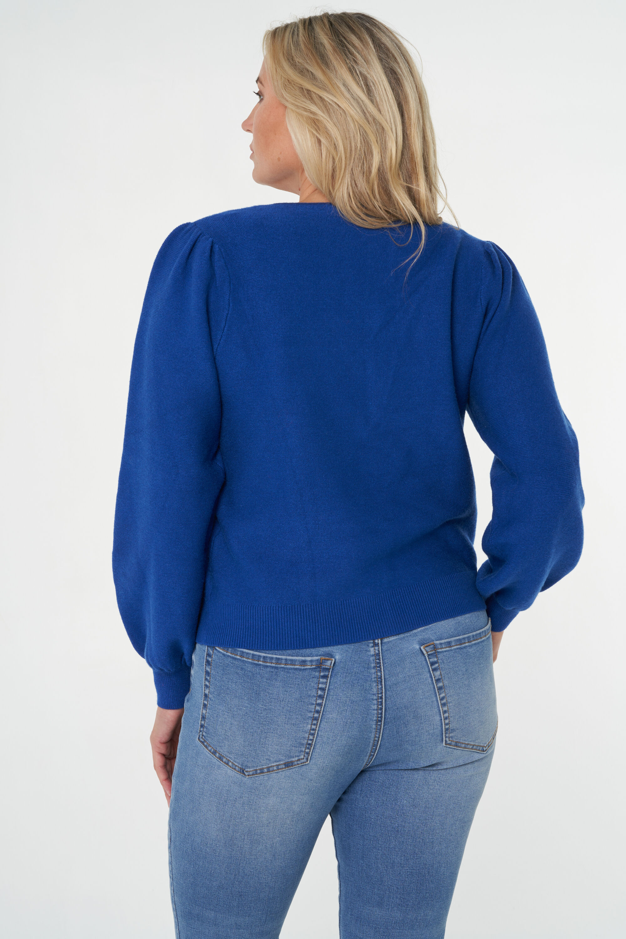 Gilet en maille fine boutonn&eacute; image number 3