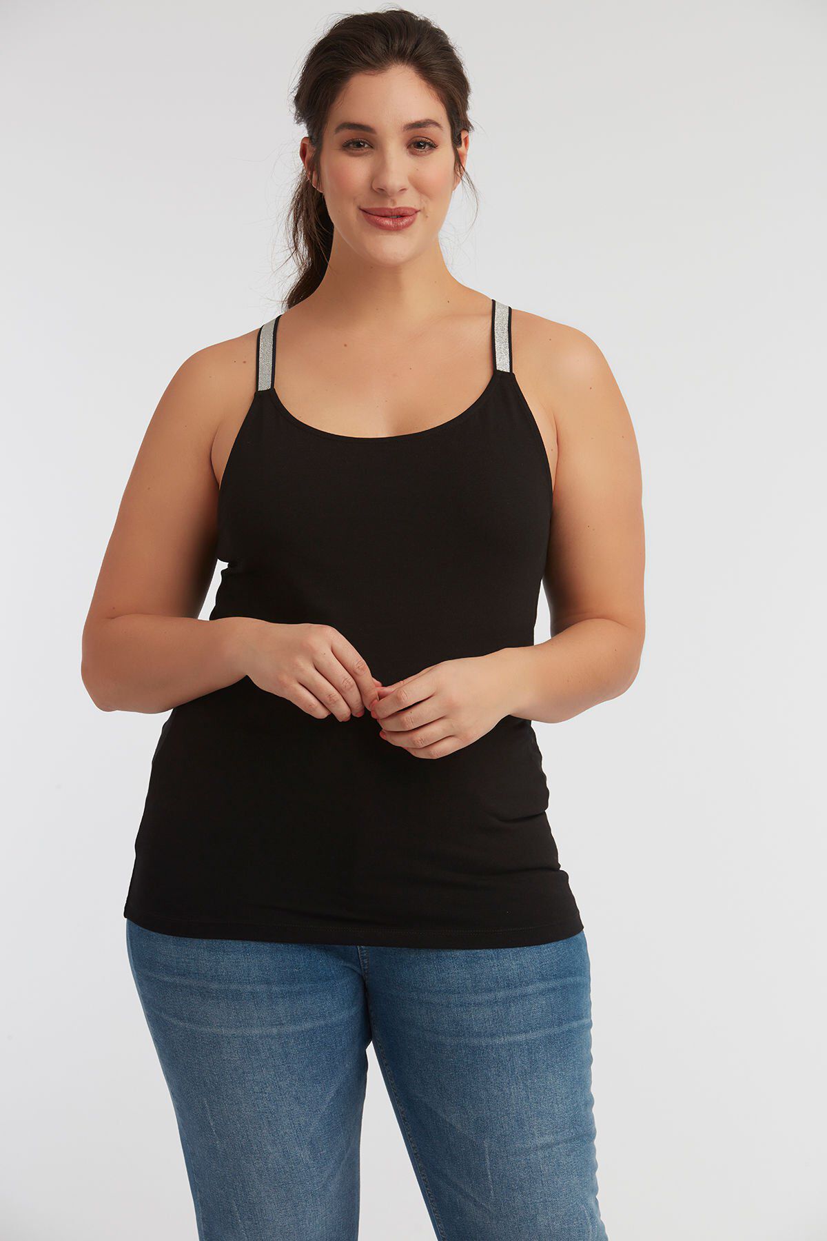 Haut sans manches avec bretelles crois&eacute;es image number 3