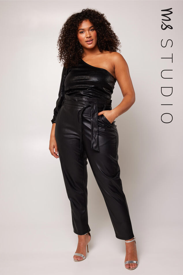 Pantalon en simili-cuir avec ceinture