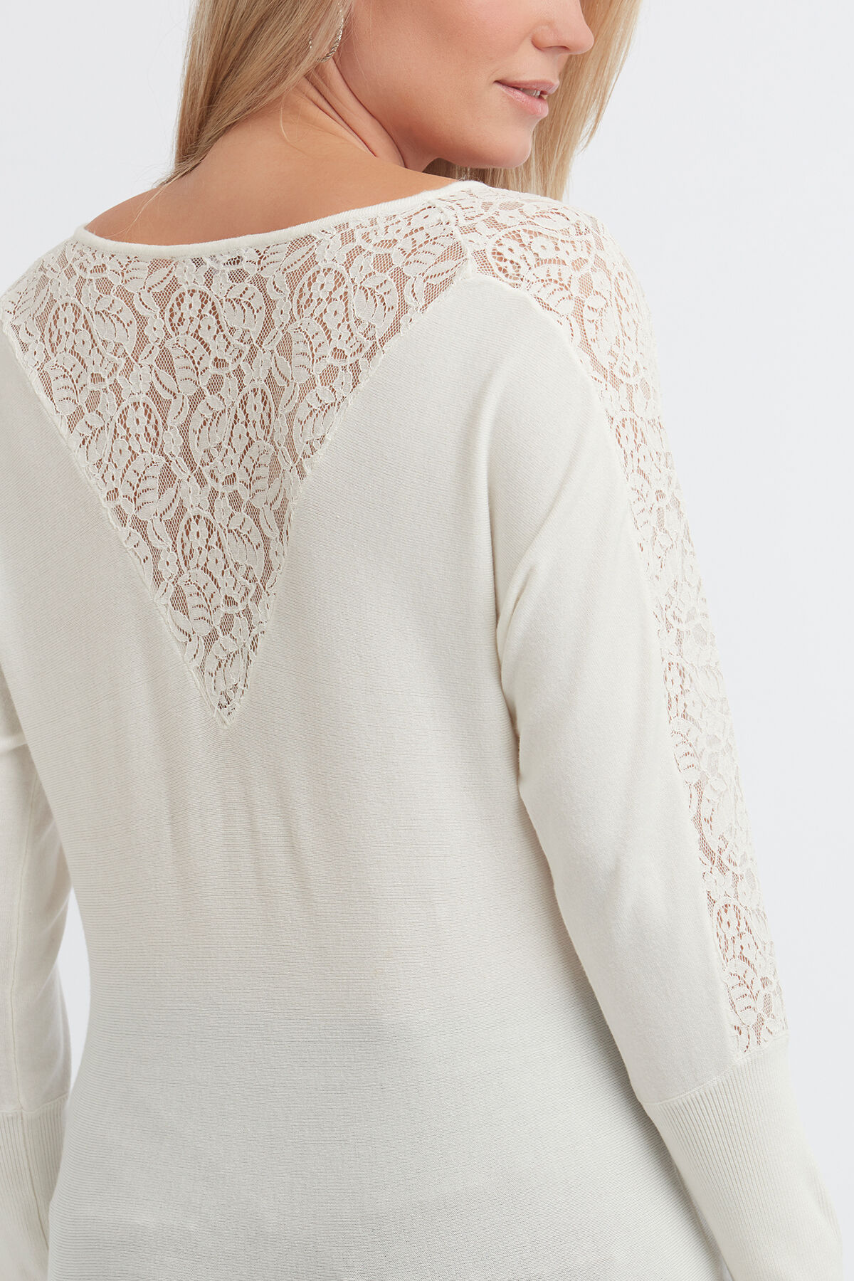 Pull-over avec dentelle image number 3