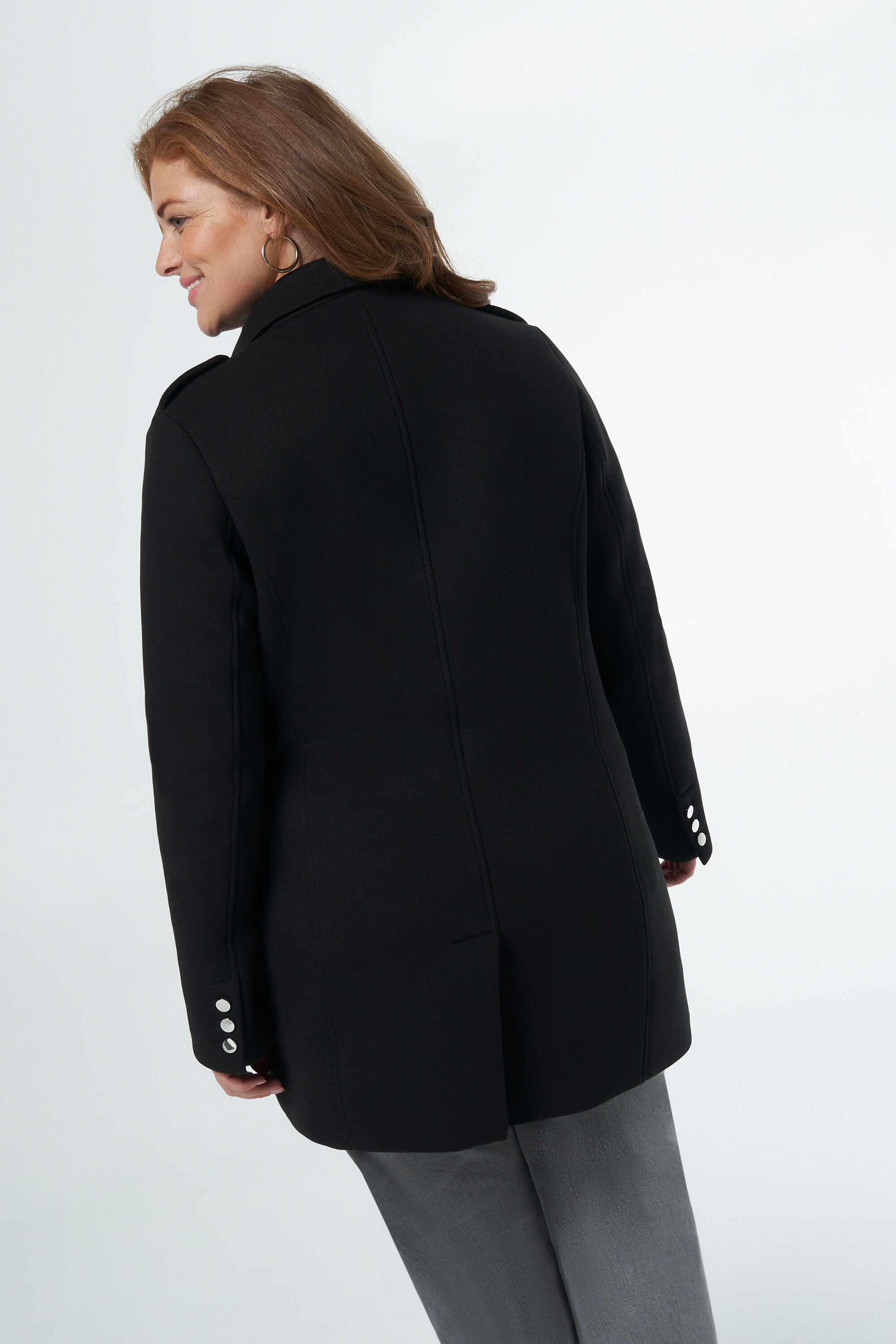 Veste avec d&eacute;tails dor&eacute;s  image number 3