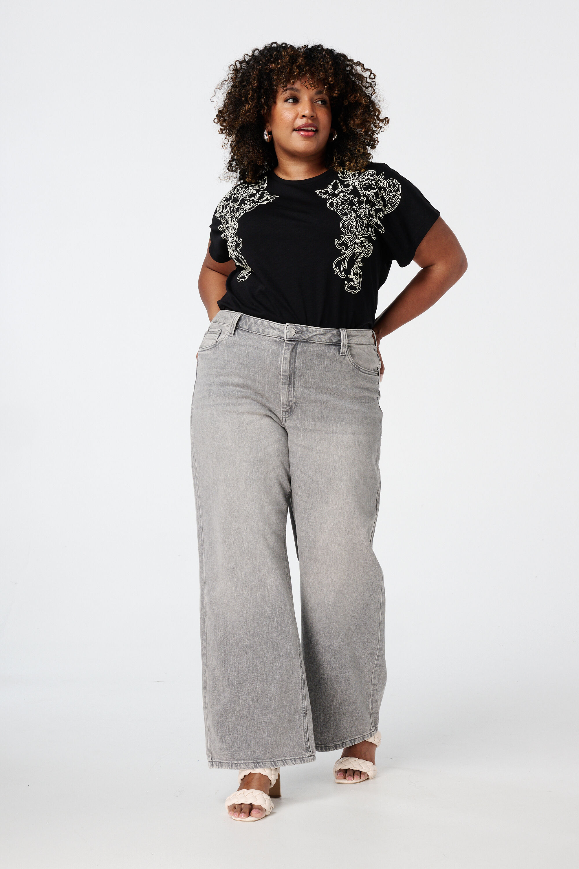 T-shirt avec des d&eacute;tails image number 5