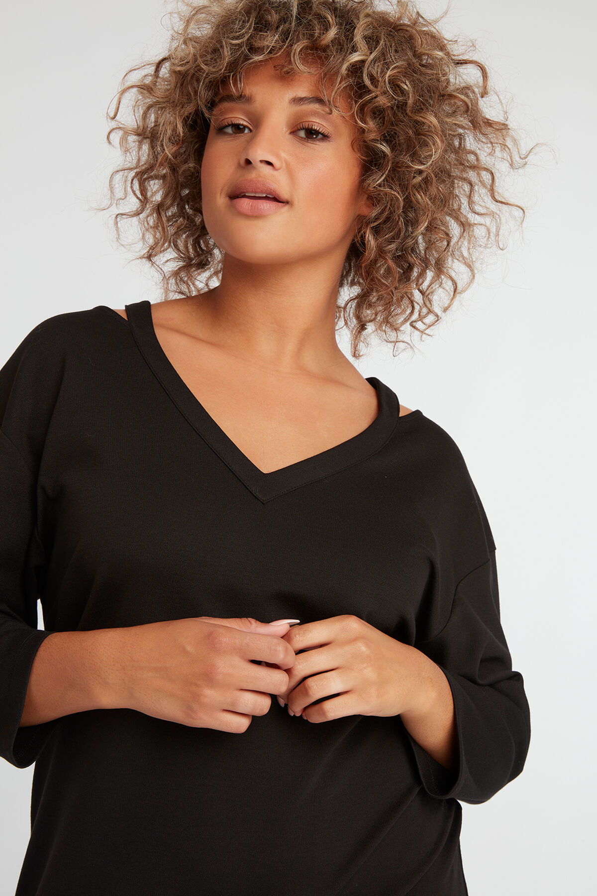 Robe &agrave; col en V image number 3