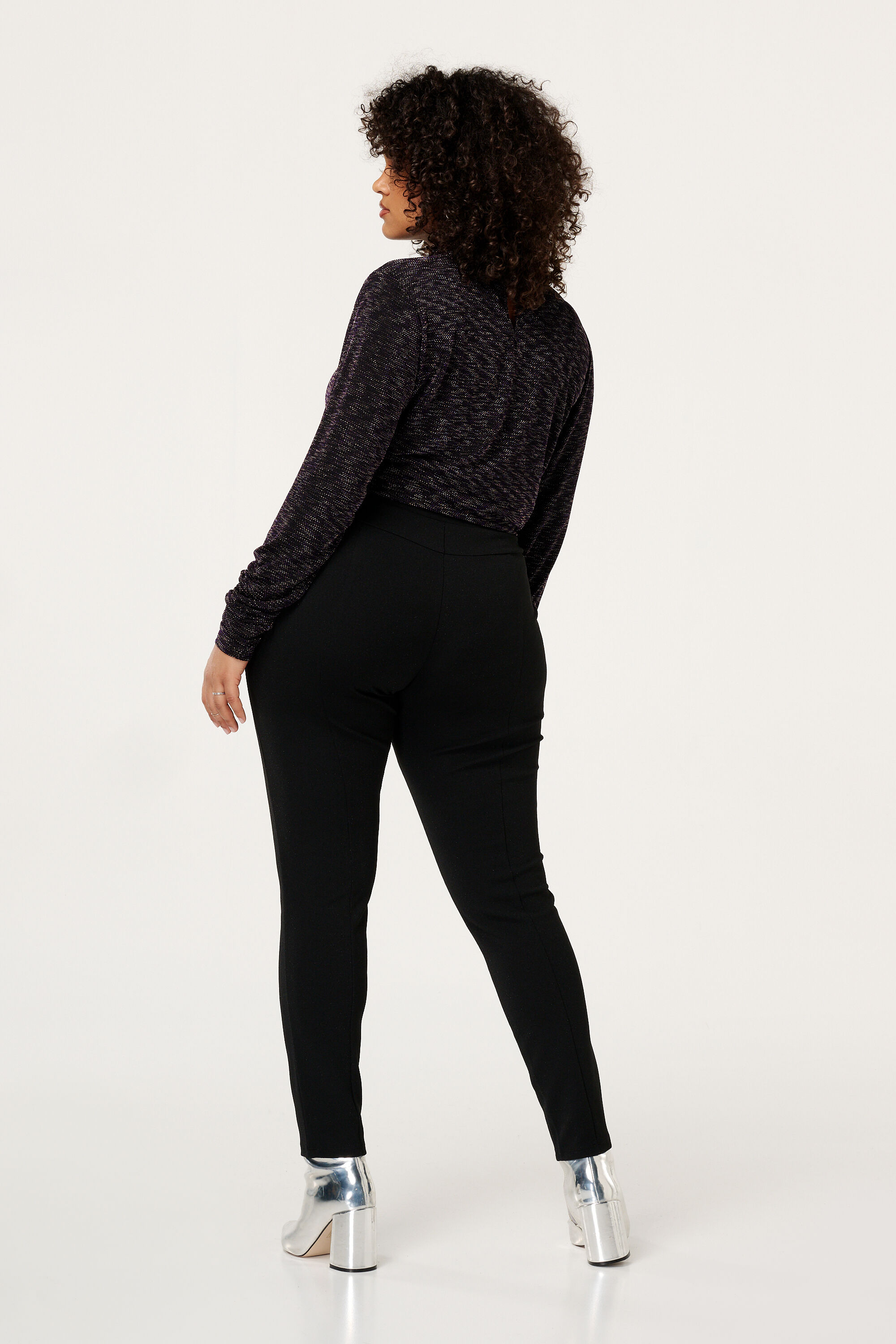 Legging avec d&eacute;tails argent&eacute;s image number 3