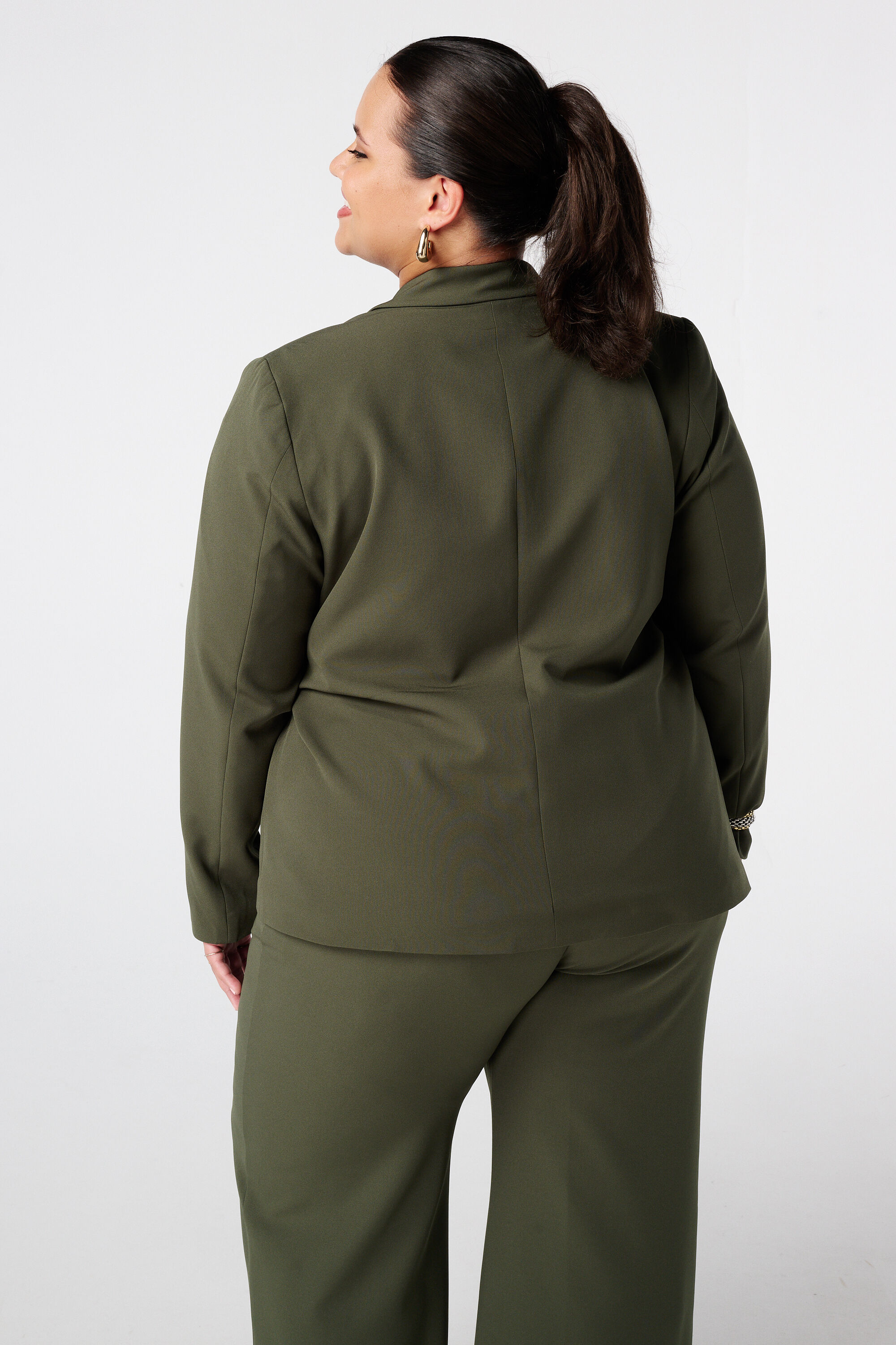 Blazer &agrave; revers avec ceinture &agrave; nouer image number 3