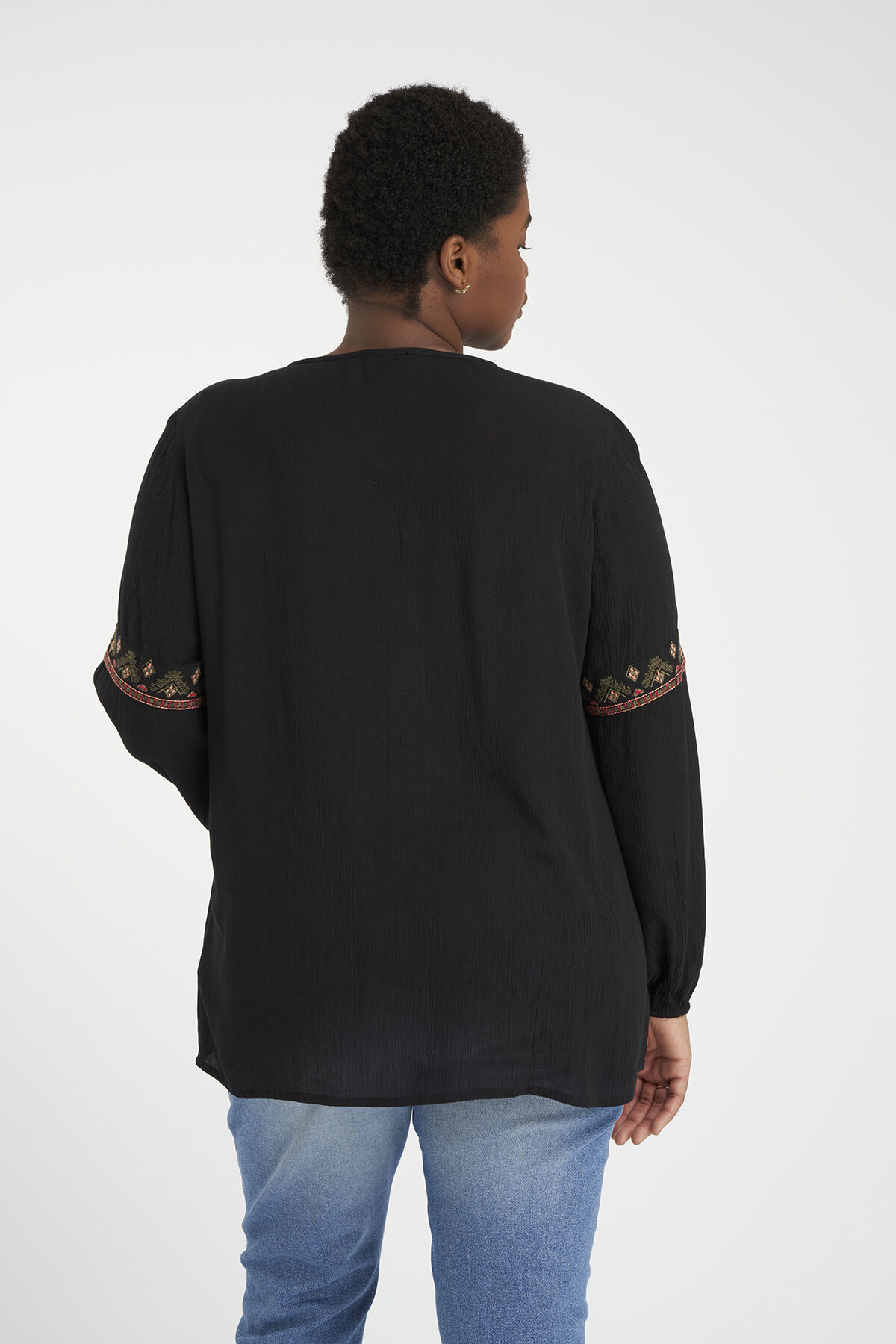 Chemisier au d&eacute;cor nou&eacute; image number 4