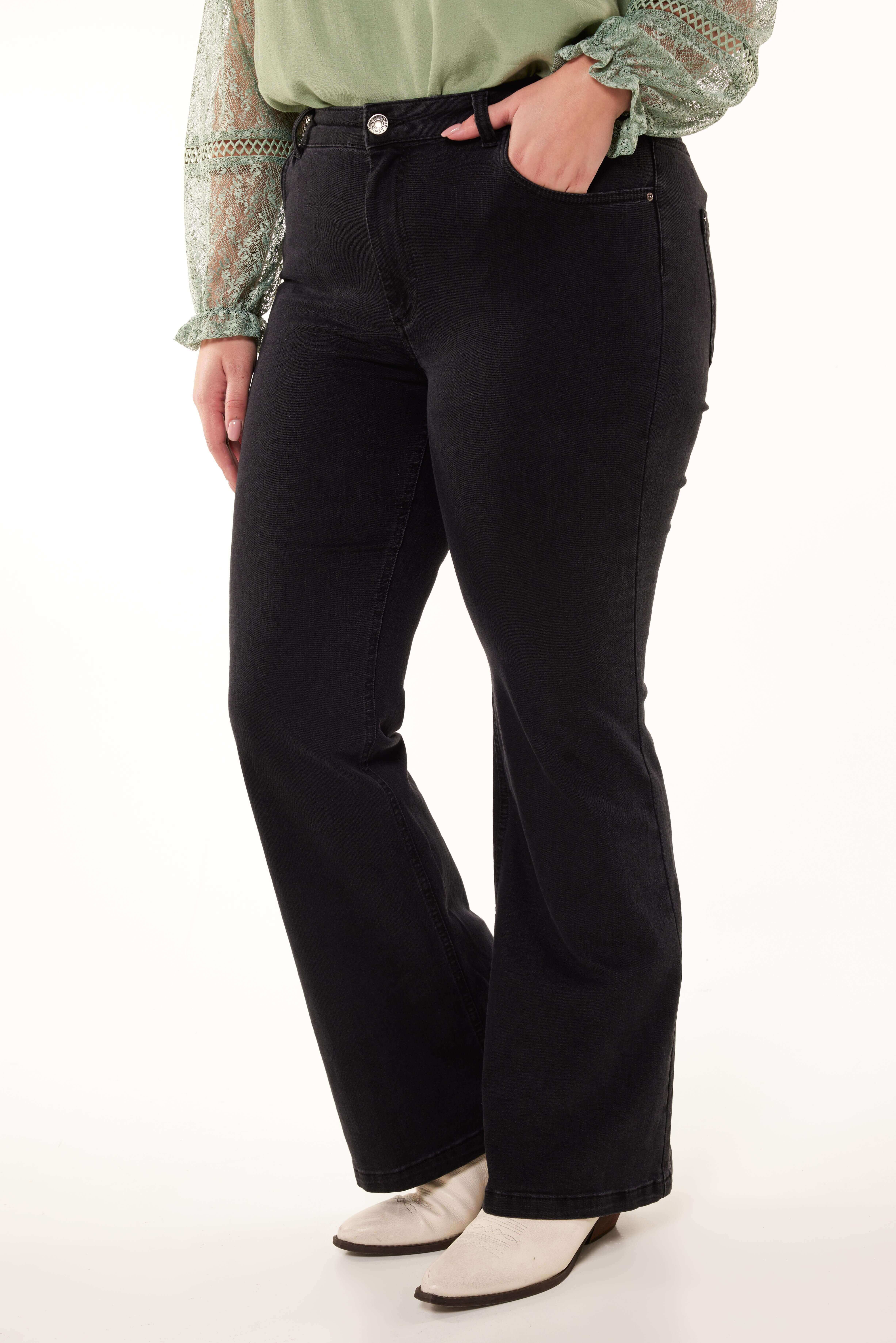 Jean &eacute;vas&eacute;  image number 5