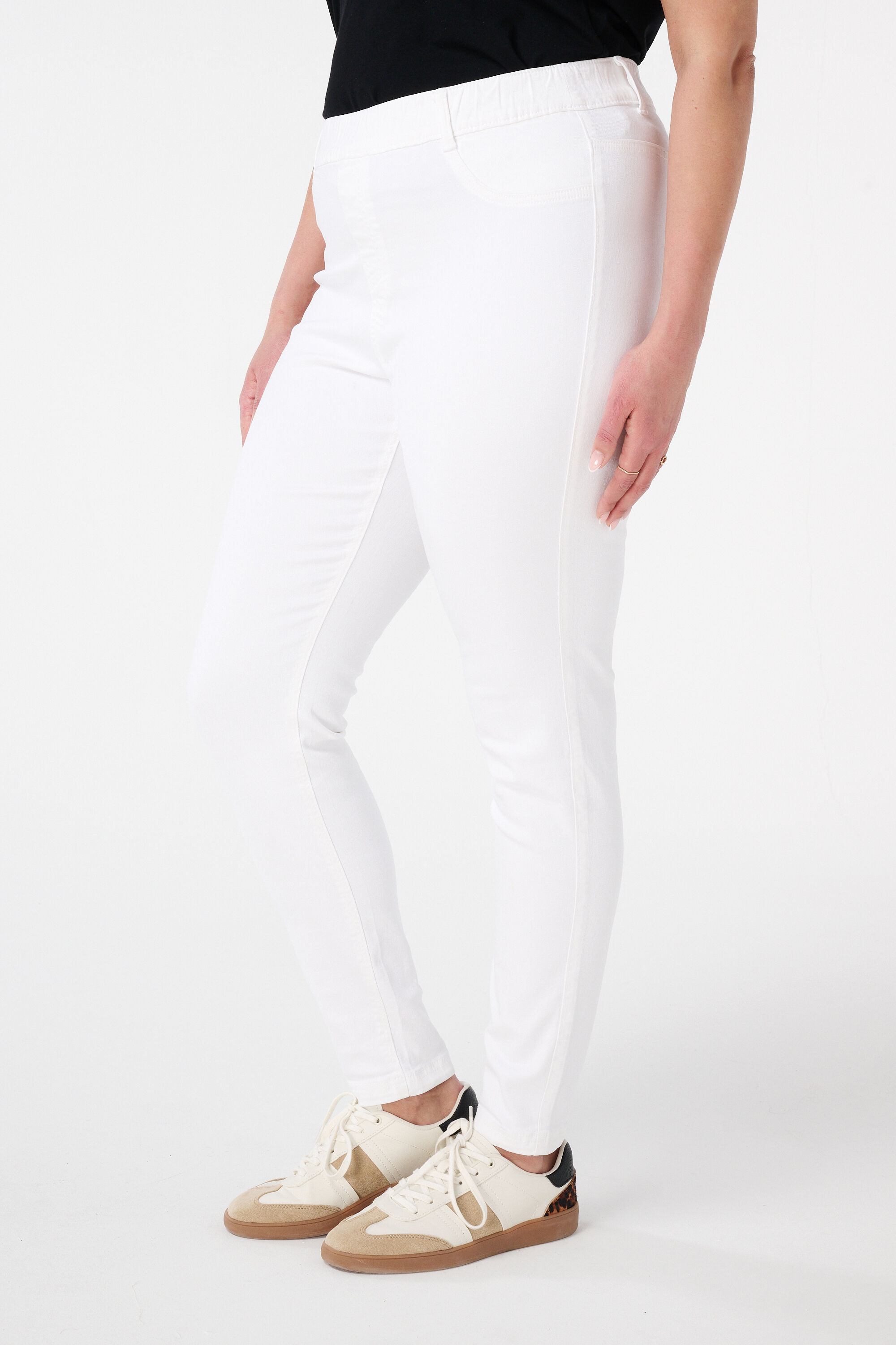 Tregging avec un look denim image number 5