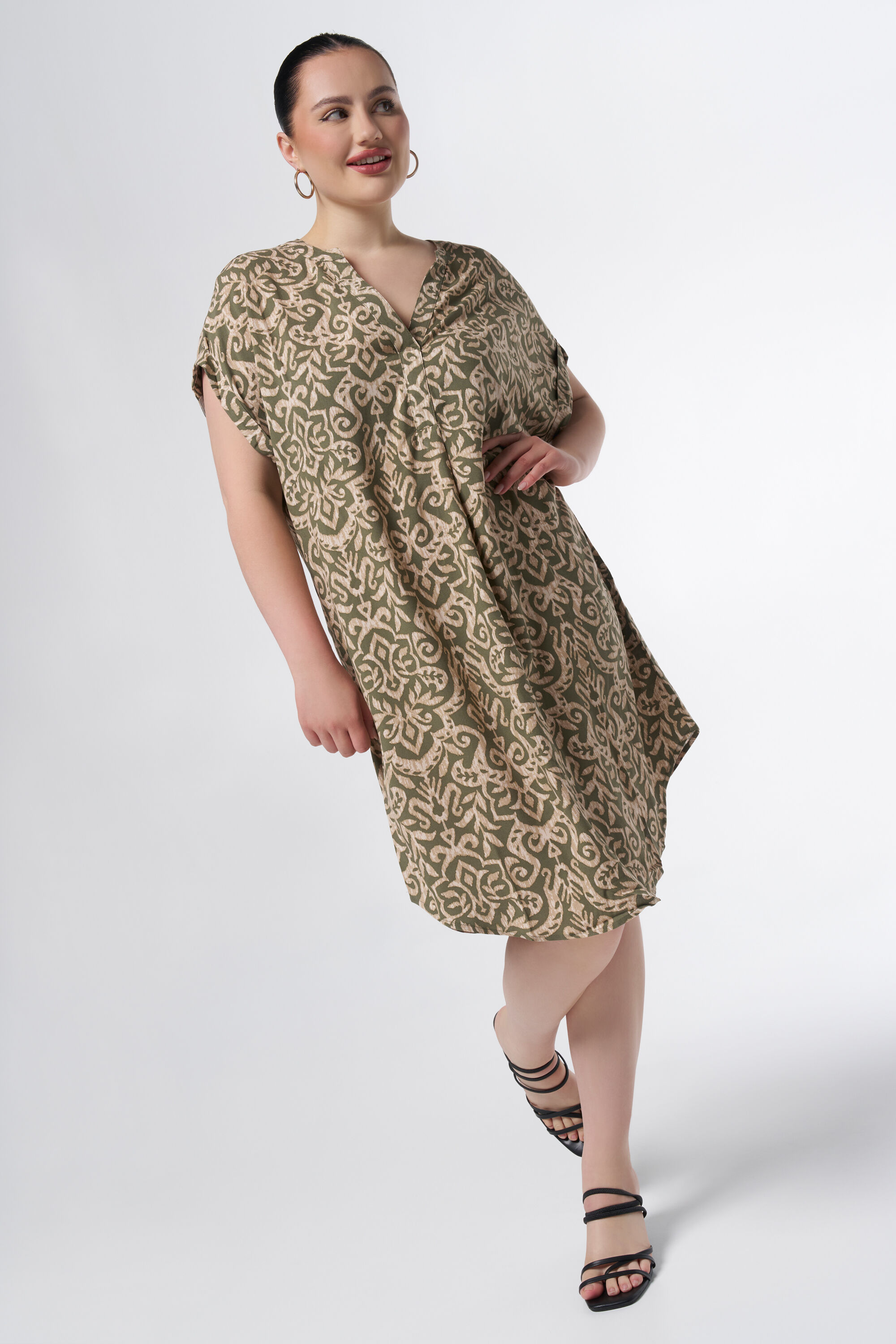 Robe imprim&eacute;e spacieuse image number 5