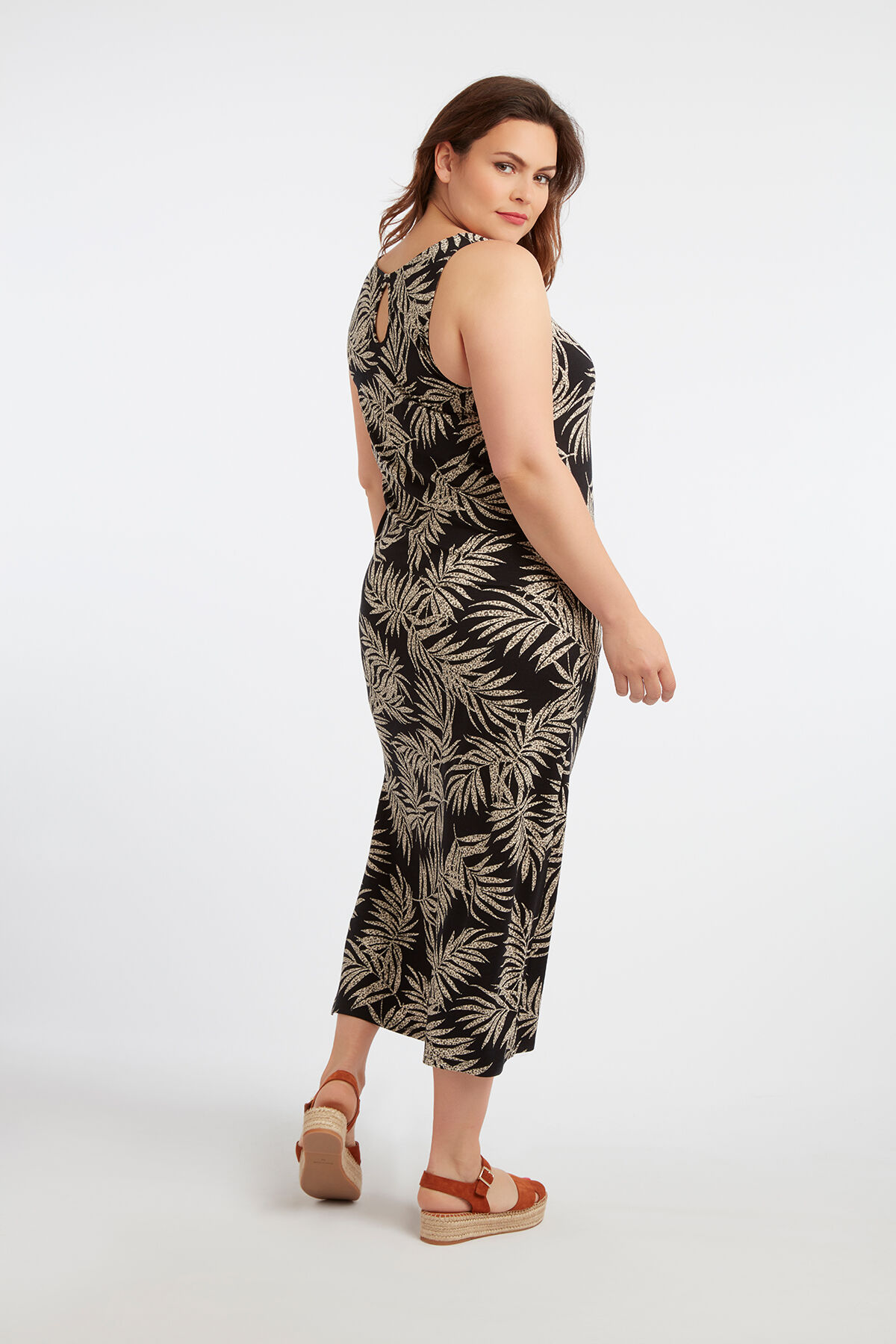 Robe longue sans manches image number 3