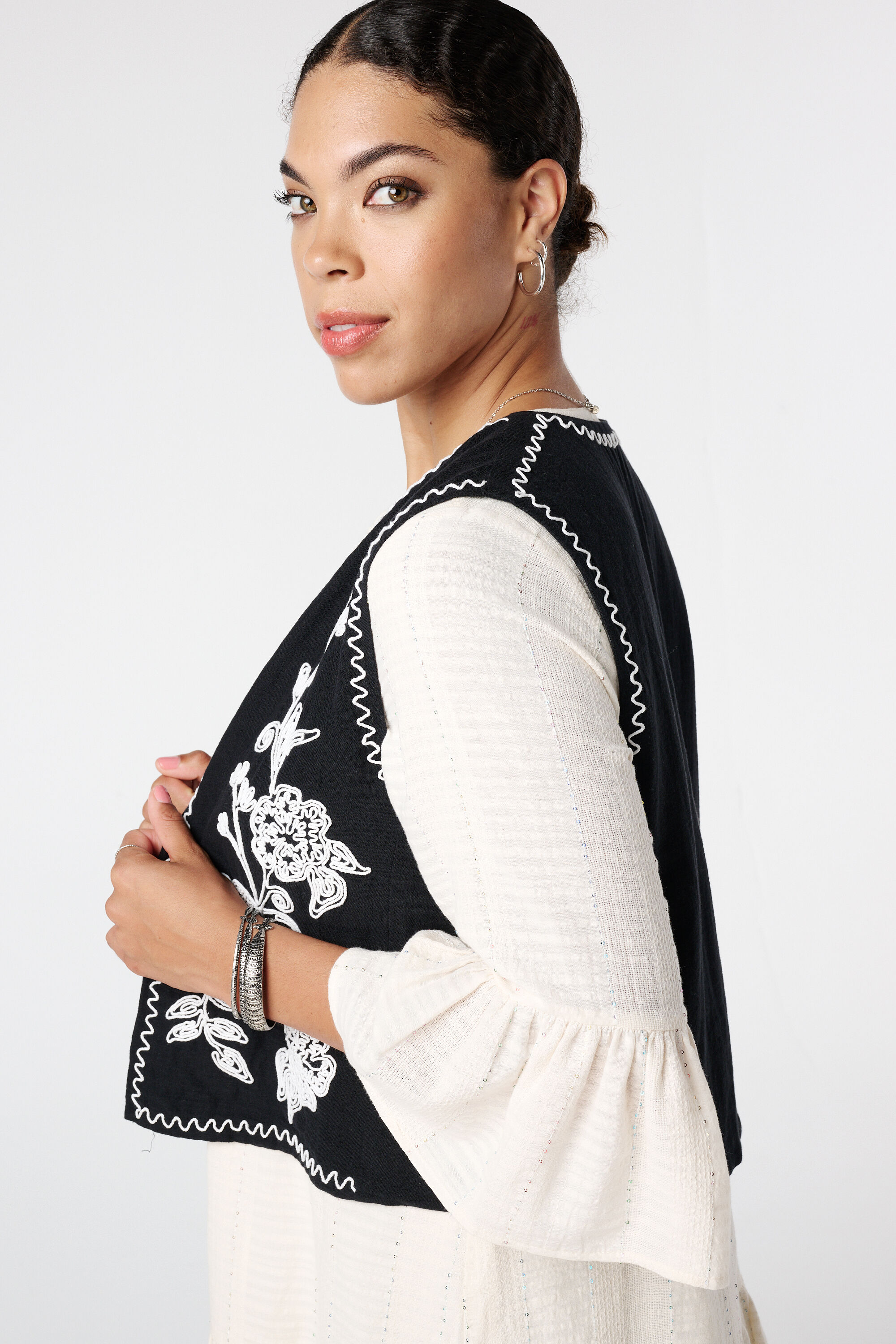 Gilet brod&eacute; image number 4