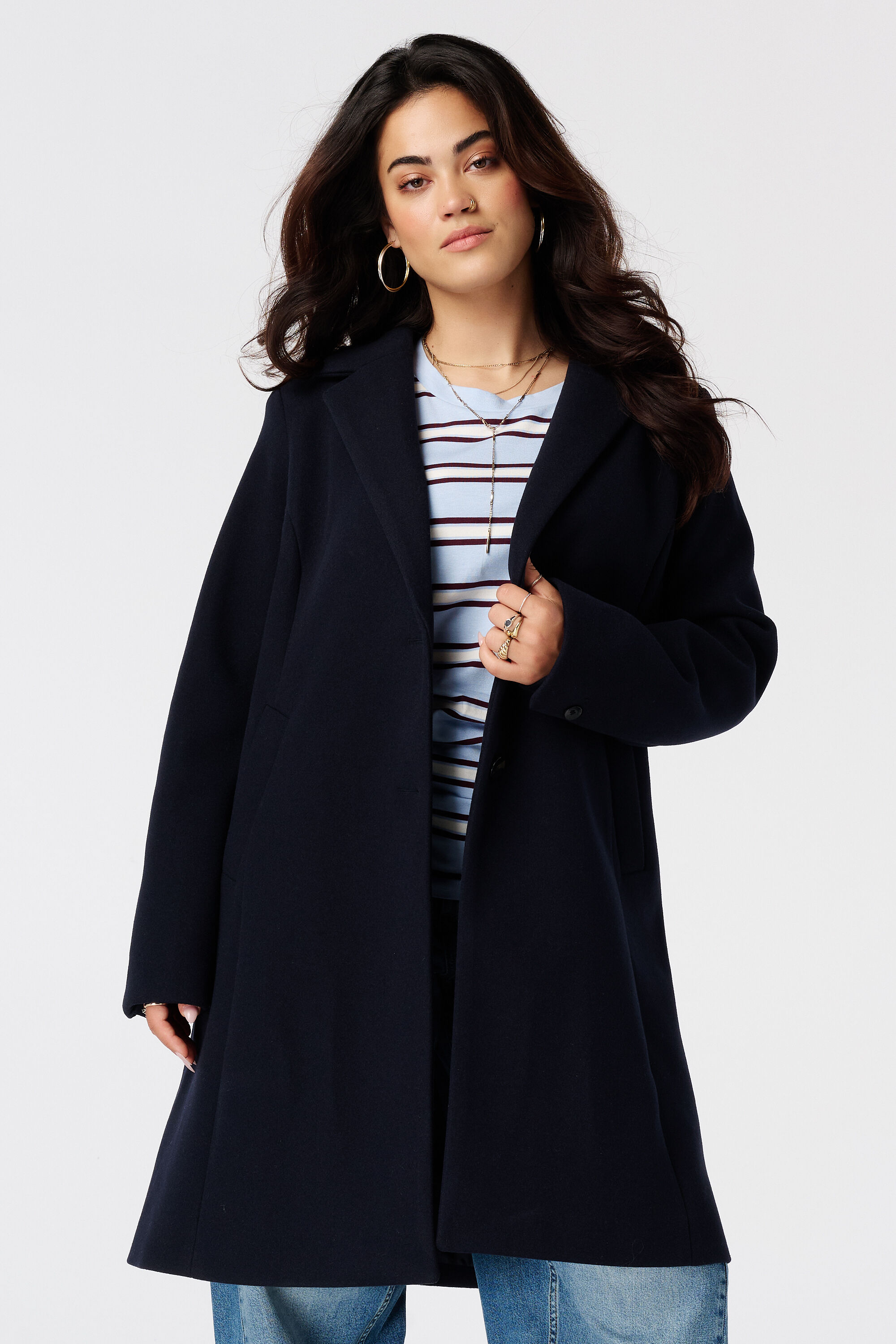Manteau court &agrave; boutons