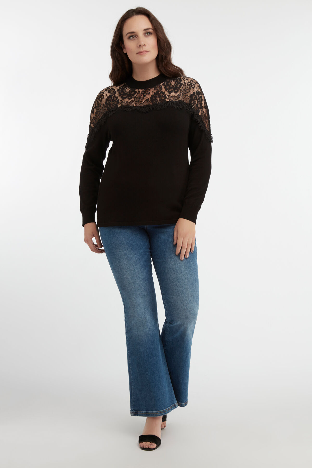 Pull avec dentelle image number 5