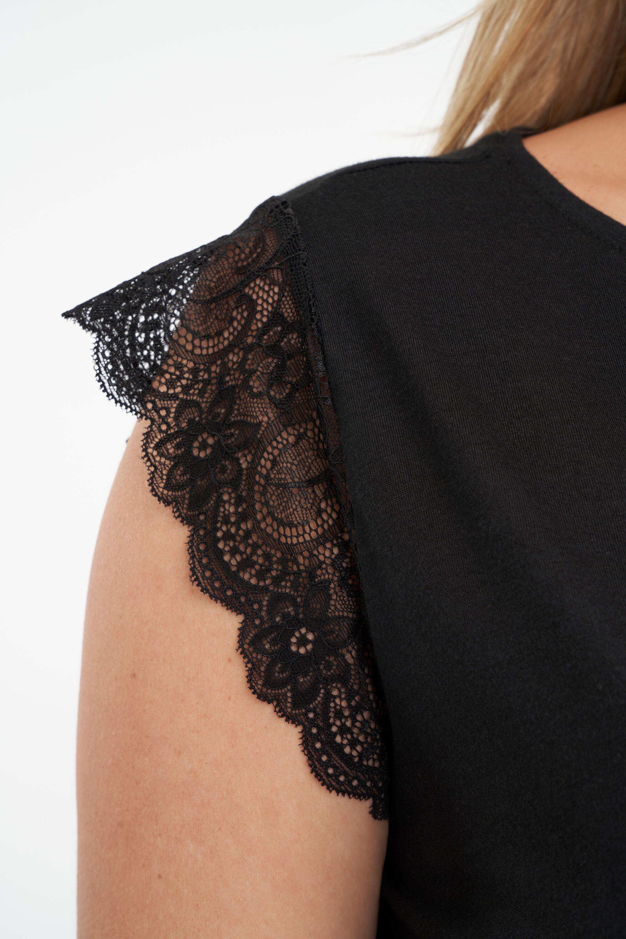 Chemise de nuit &agrave; dentelle image number 6