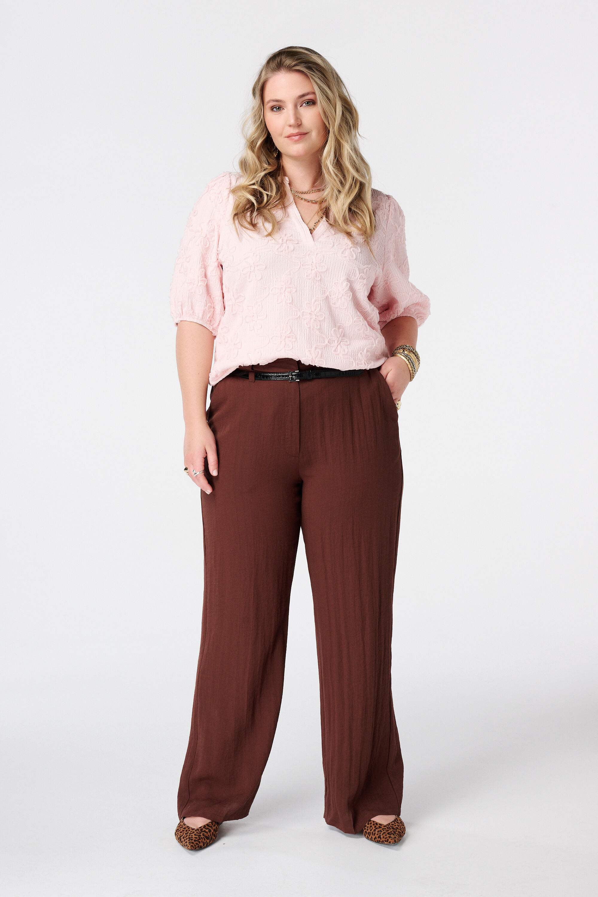 Pantalon en lin avec ceinture image number 0