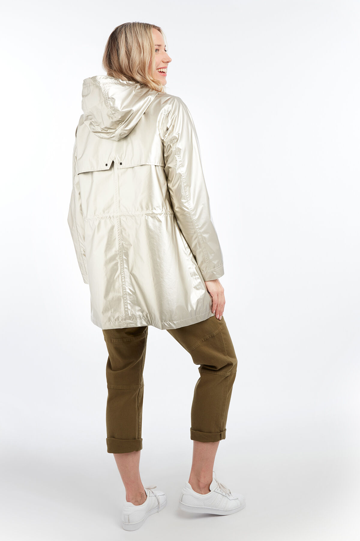 Impermeable argente metallise