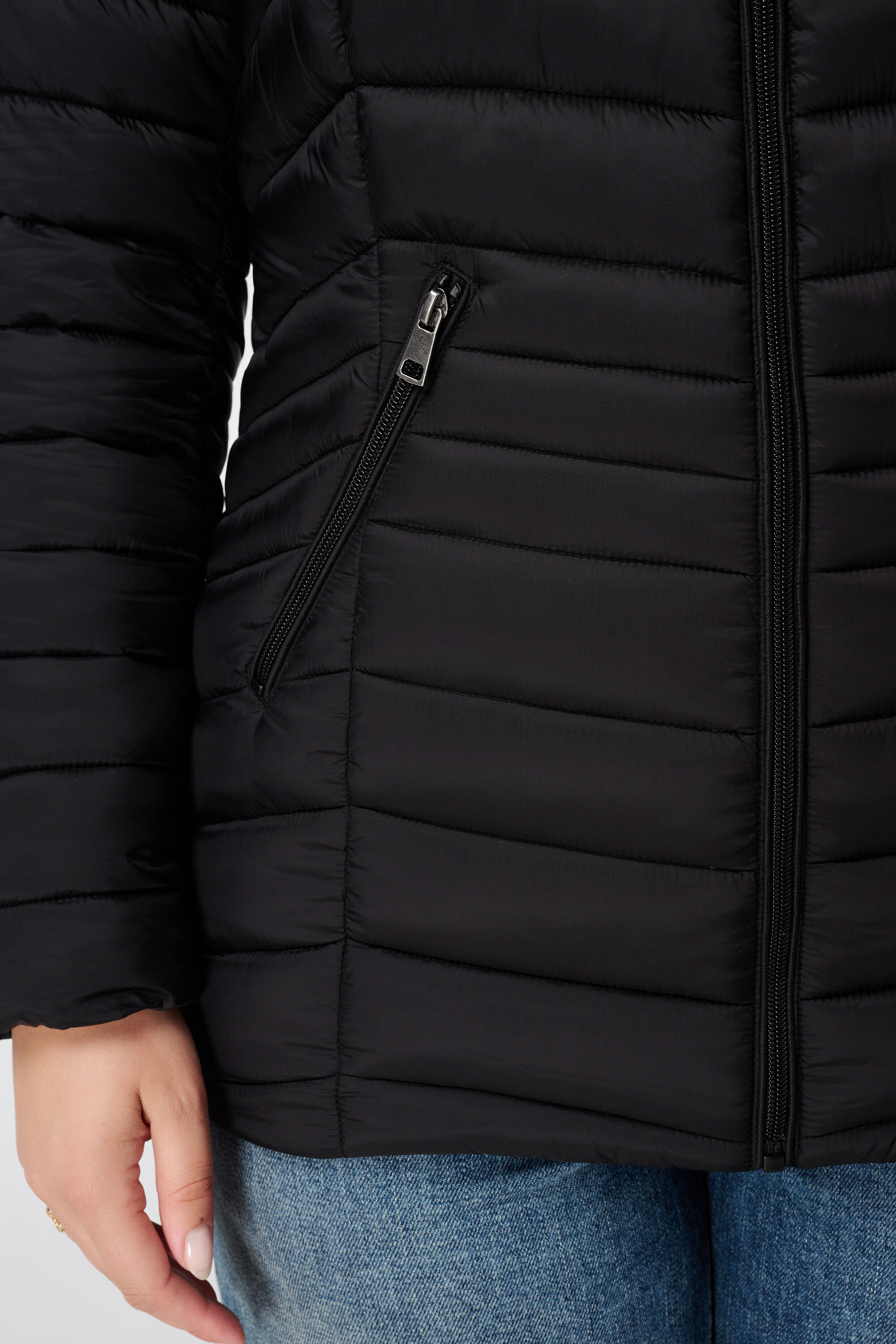 Veste l&eacute;g&egrave;rement matelass&eacute;e image number 6