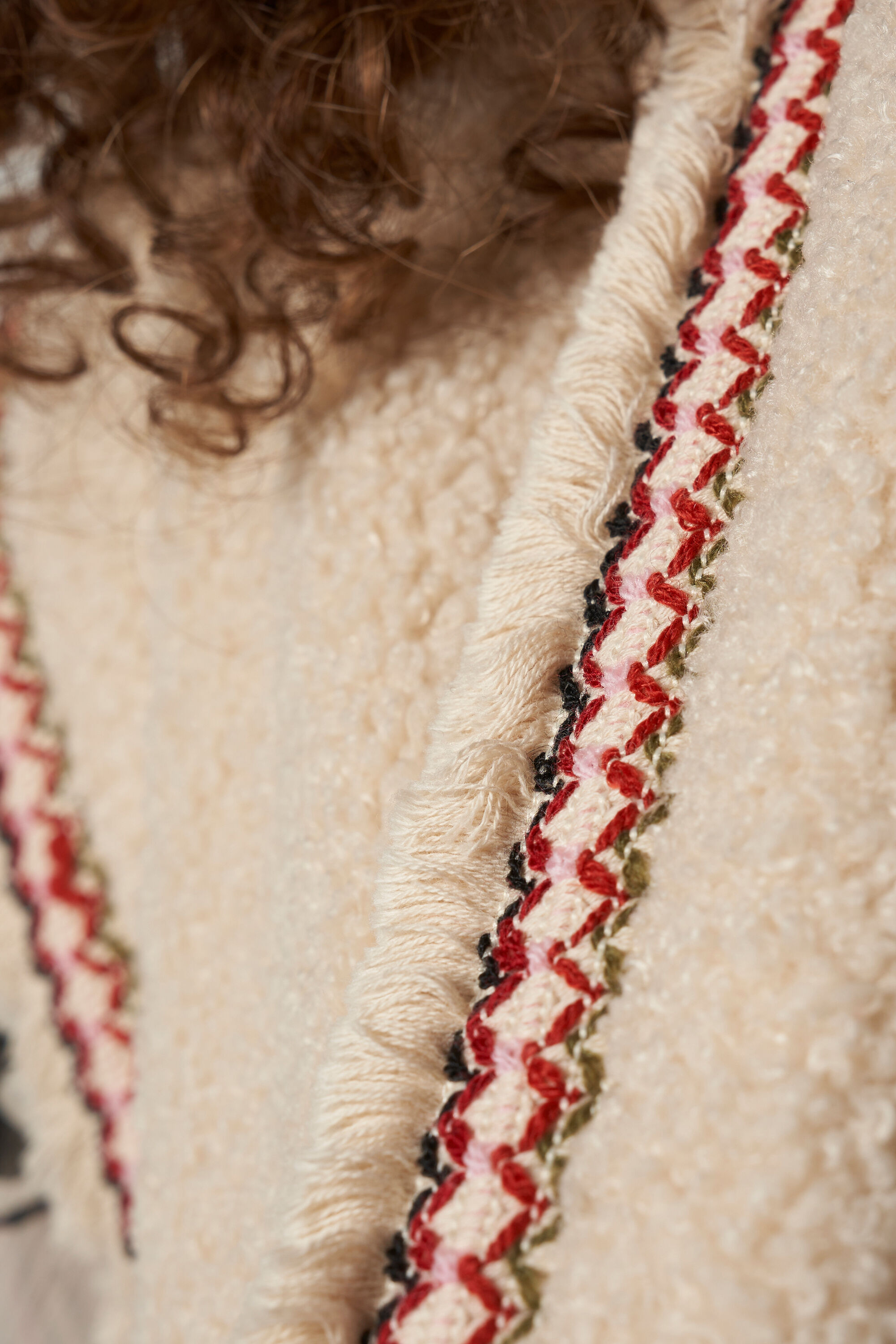 Gilet Teddy avec d&eacute;tails image number 4